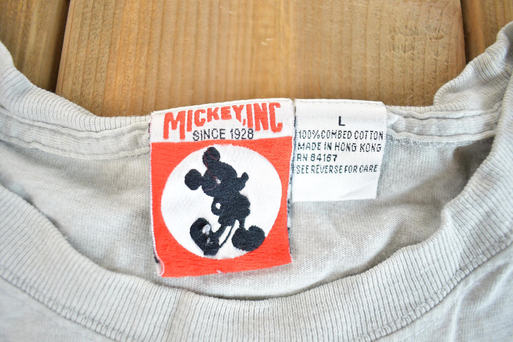 Vintage 1990s Winnie The Pooh And Friends Walt Disney World Graphic T-Shirt