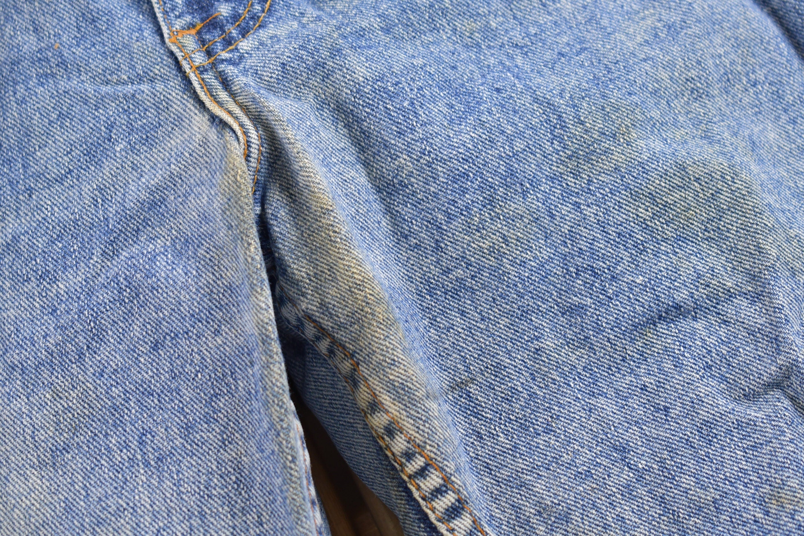 Vintage 1990s Levi's 550 Red Tab Jeans Size 34 x 31