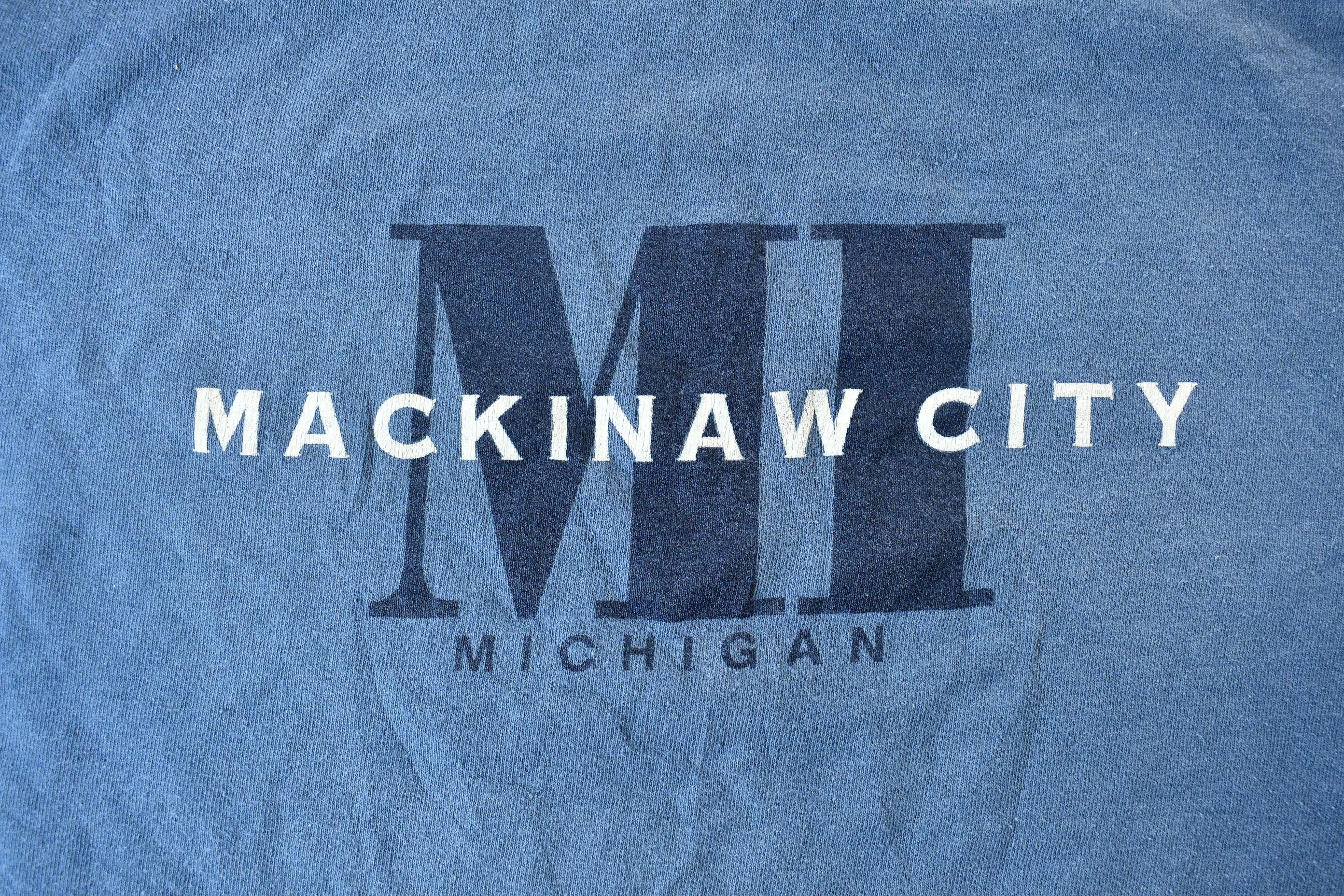 Vintage 1990s Mackinaw City Michigan Graphic Souvenir Travel T-Shirt