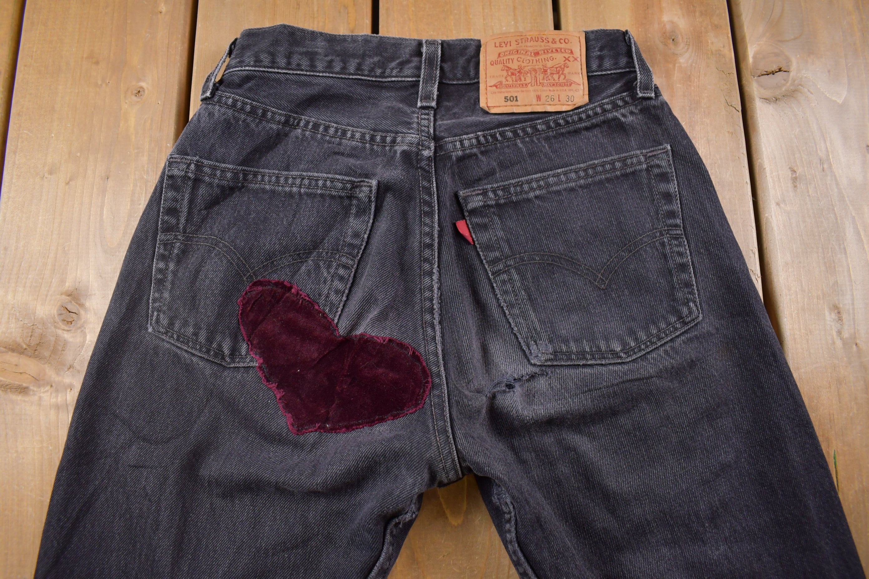 Vintage 1990s Levi's 501 Red Tab Embroidered Jeans Size 26 x 29