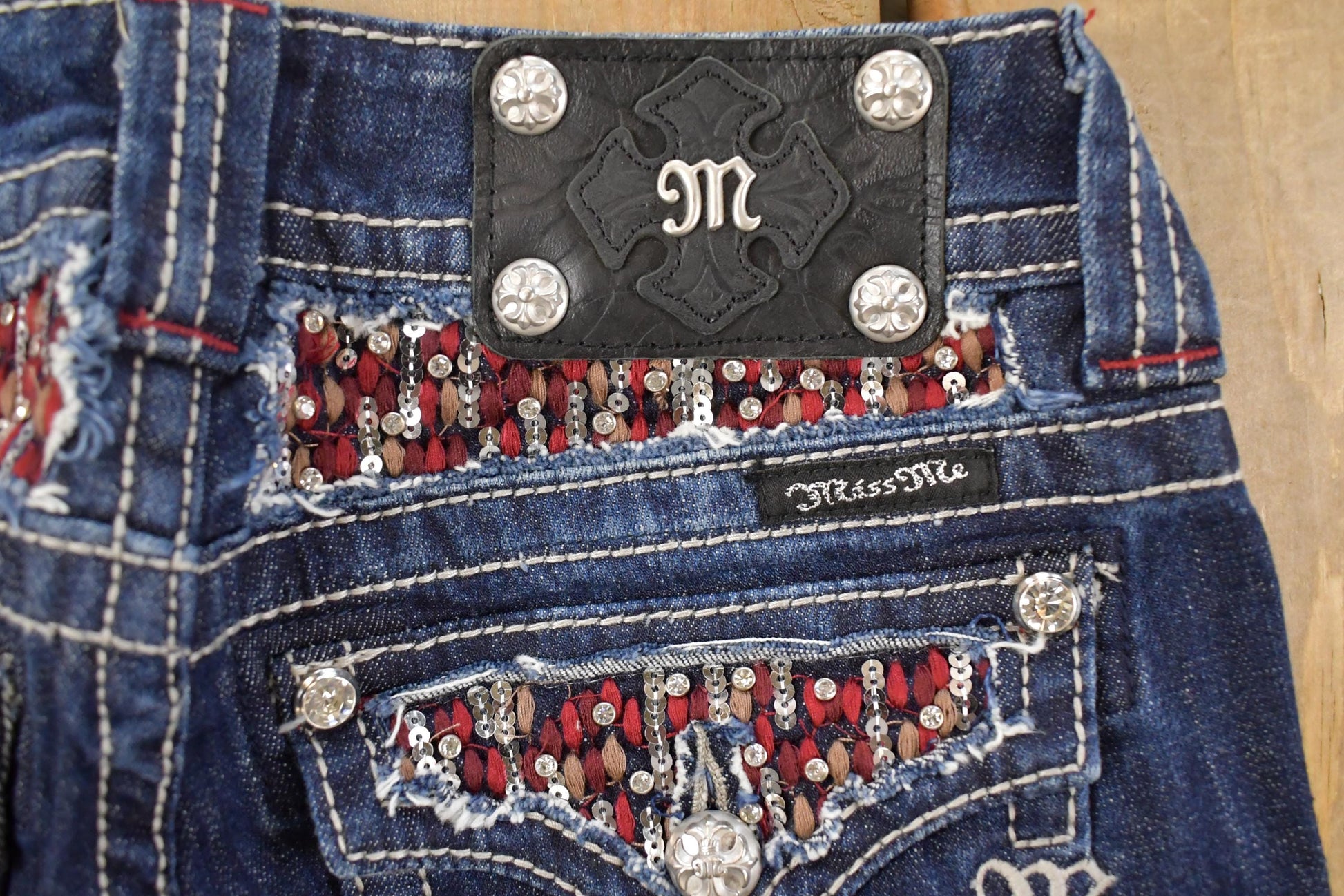 Vintage Deadstock Y2K Miss Me Bedazzled Low Rise Jeans Women's Size 26x31 / Boot Cut Jeans / 2000's Embroidered Contrast Stitched Denim