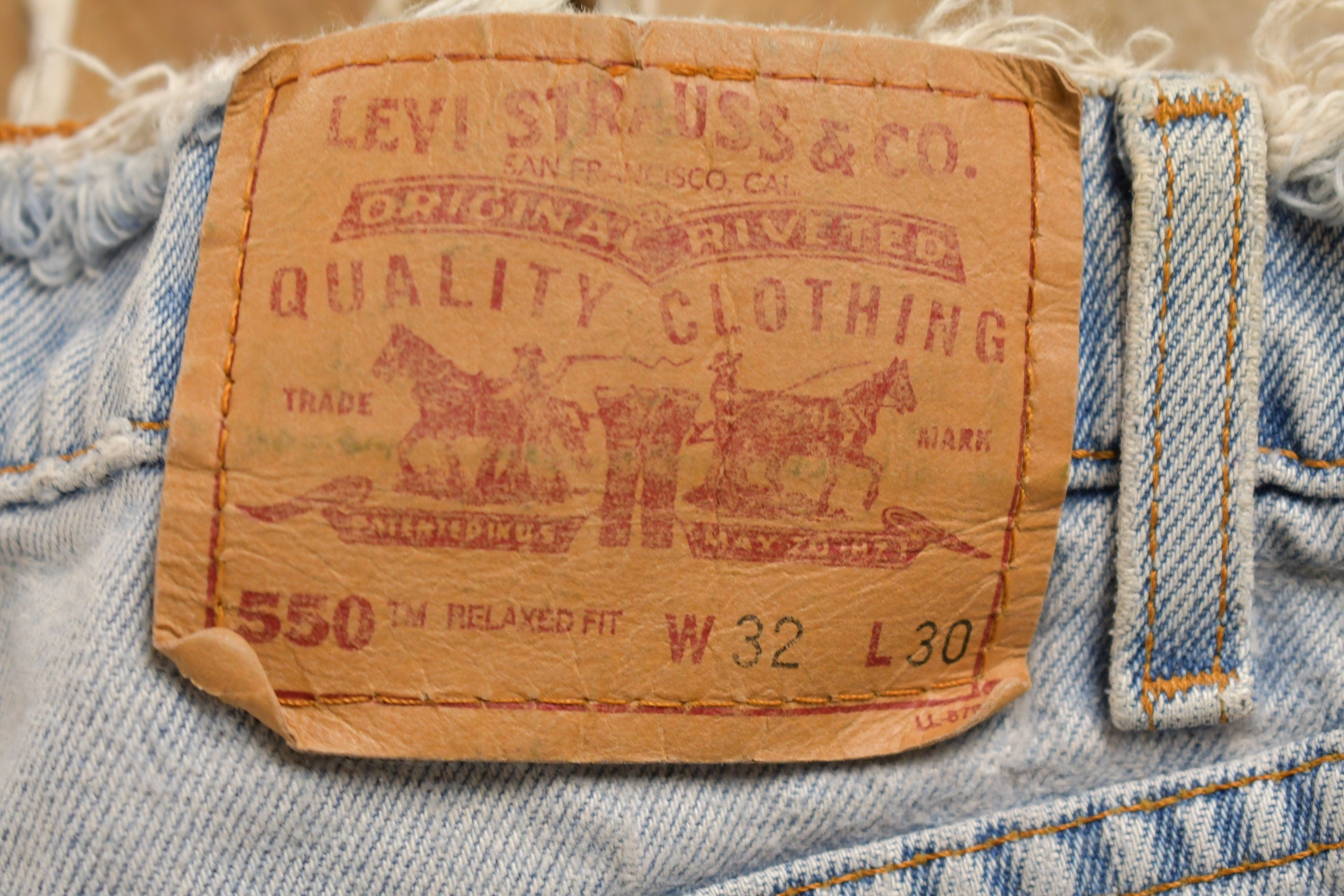 Vintage 1990s Levi's 550 Red Tab Jeans Size 30 x 28.5