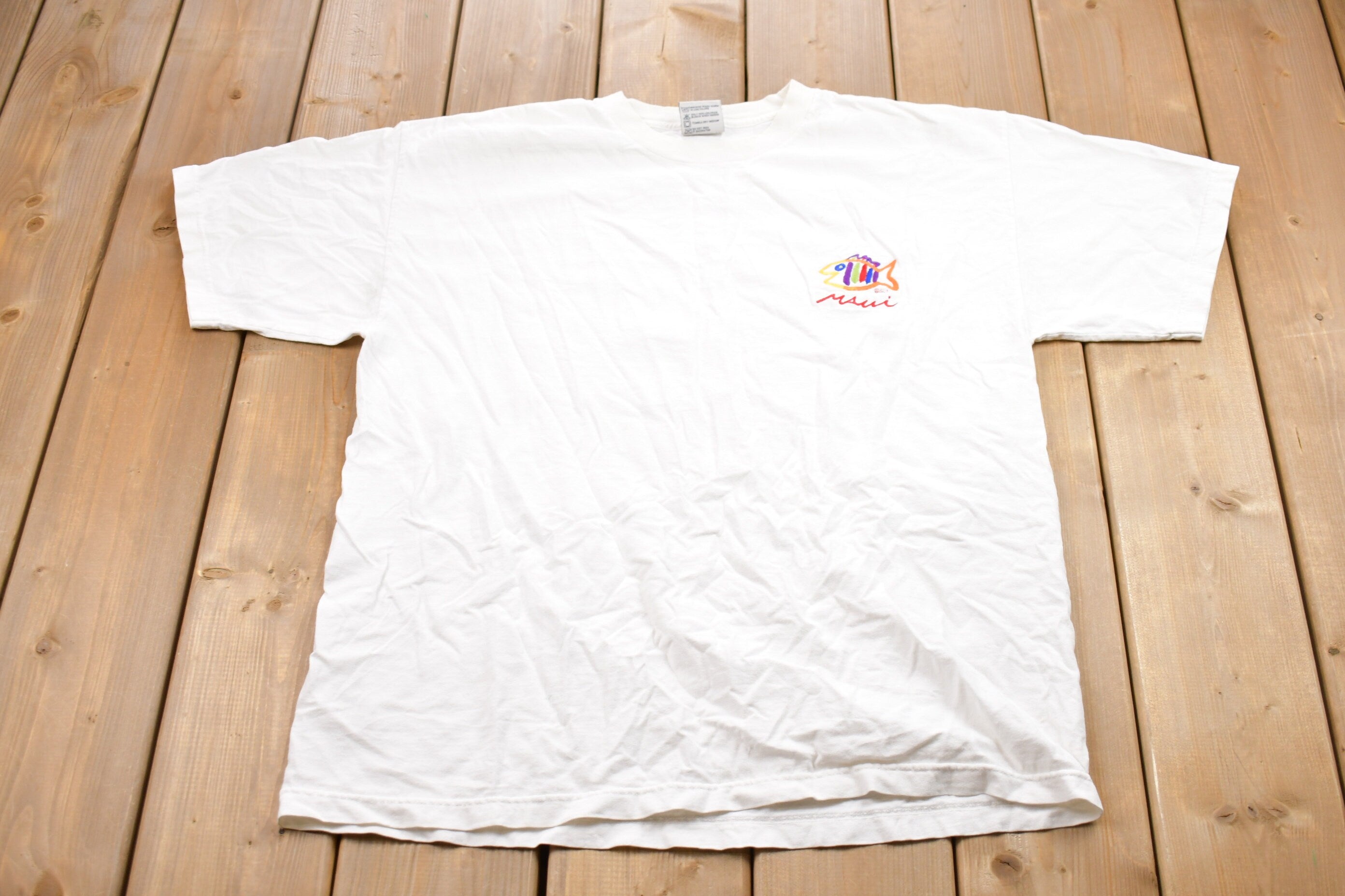 Vintage 1990s Maui Hawaii Embroidered Graphic T-Shirt