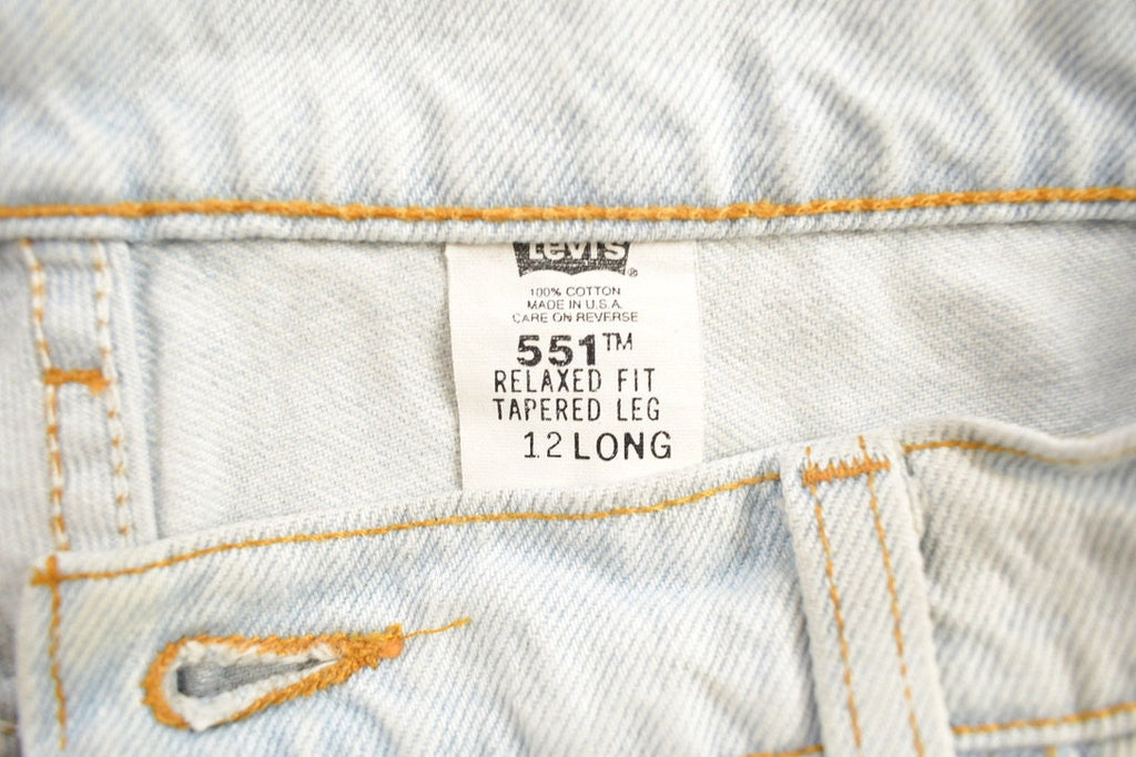 Vintage 1990s Levi 551 Red Tab Jeans Size 29 x 31