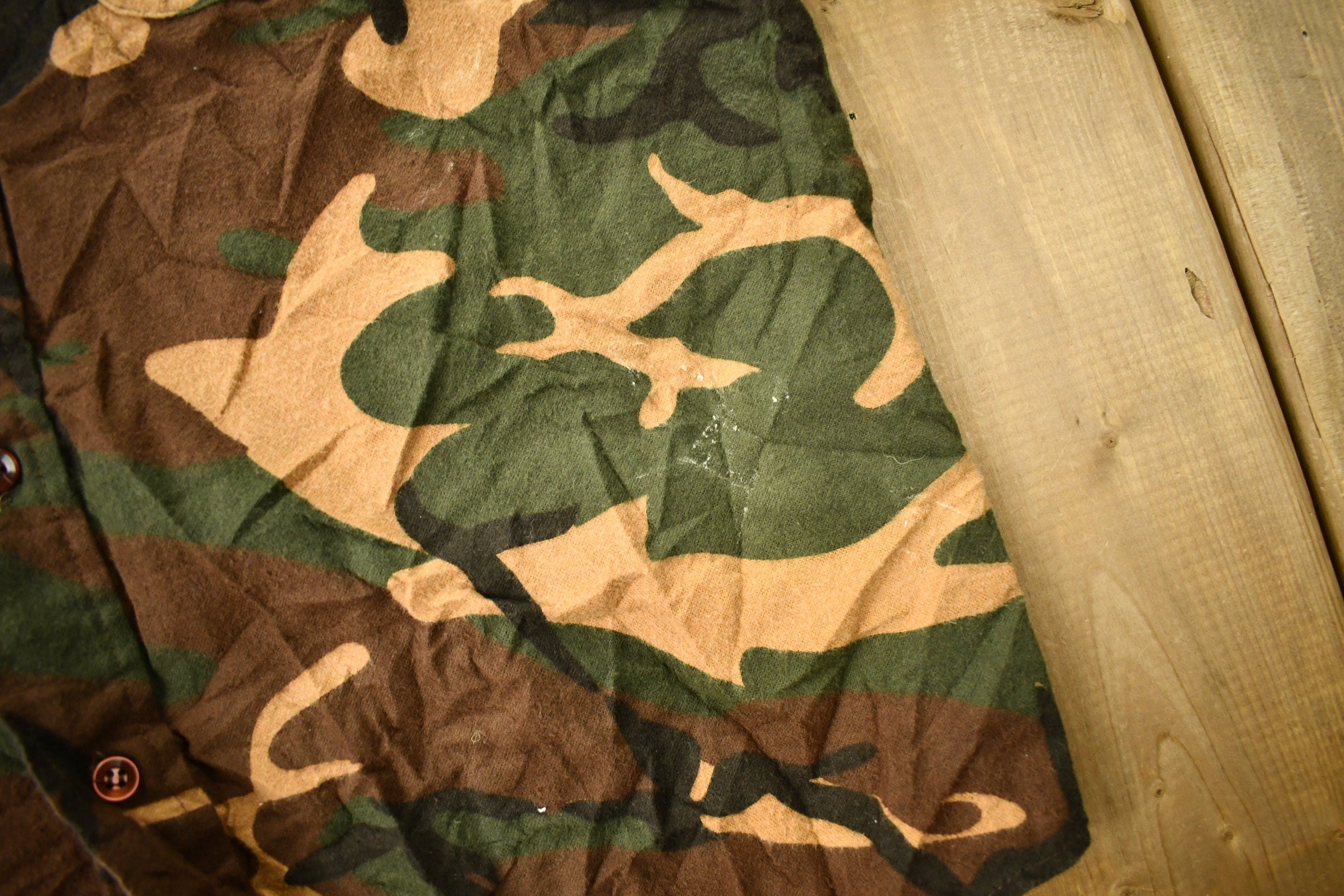 Vintage 1990s William's Bay Woodland Camo Button Up Shirt