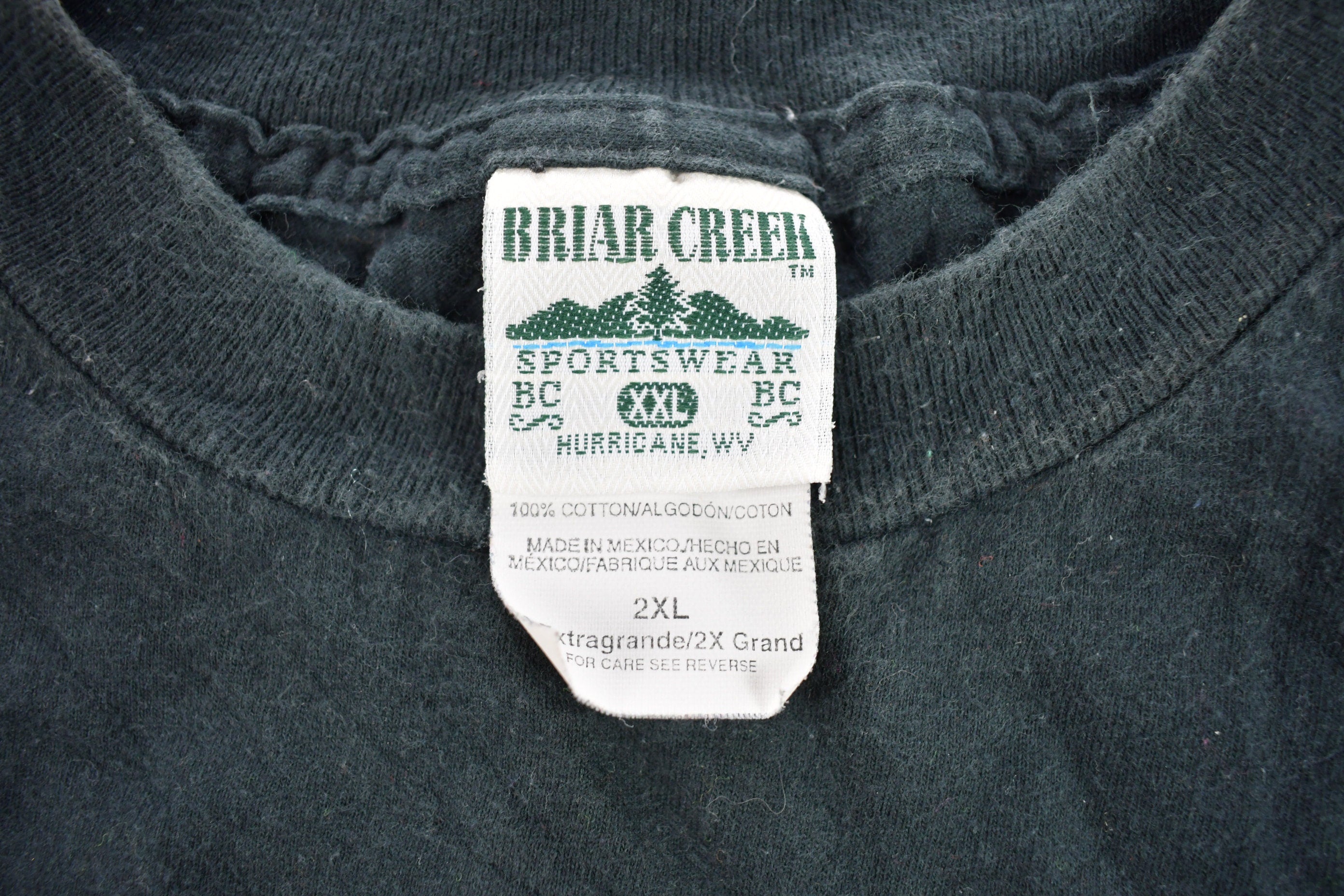 Vintage 1990s University of Notre Dame Fighting Irish Collegiate T-Shirt  Football Team  NCAA Tee  Americana  Sportswear  Briar Creek