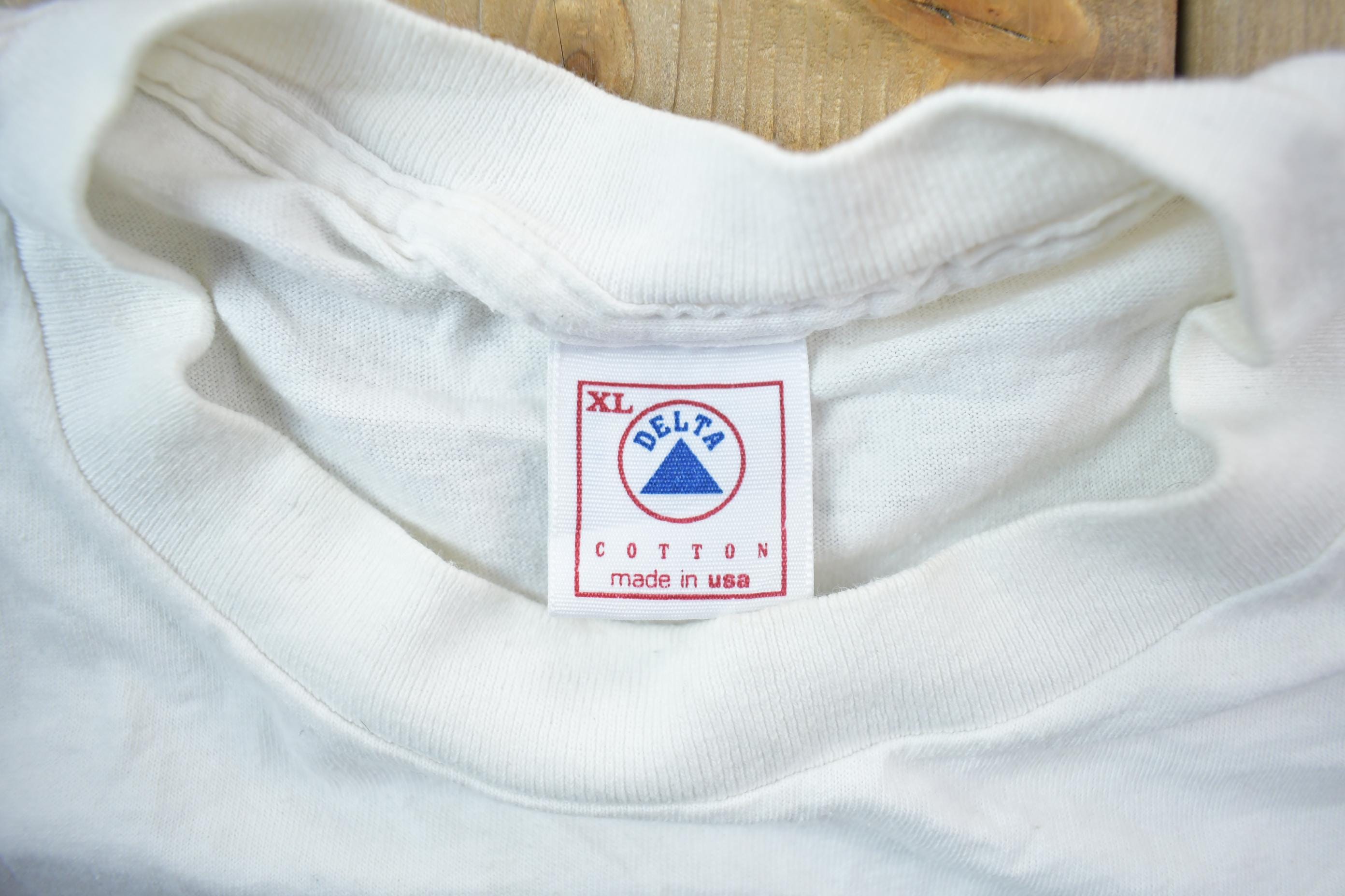 Vintage 1990s Wildhorse Saloon Graphic T-Shirt