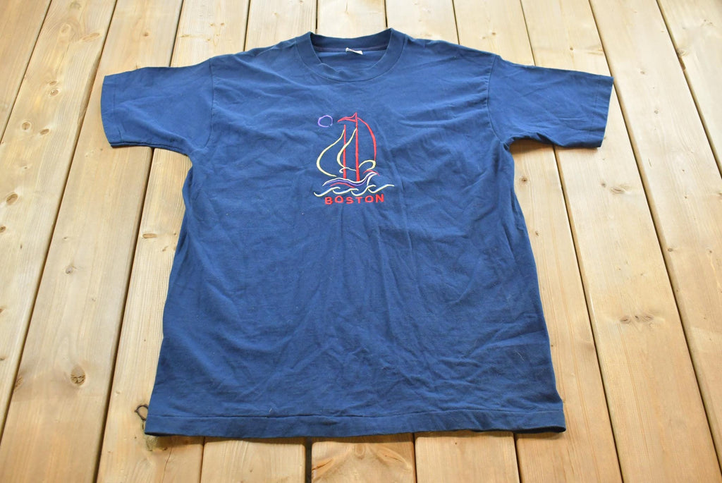 Vintage 1990s Boston Embroidered Sailboat T-Shirt Mens L