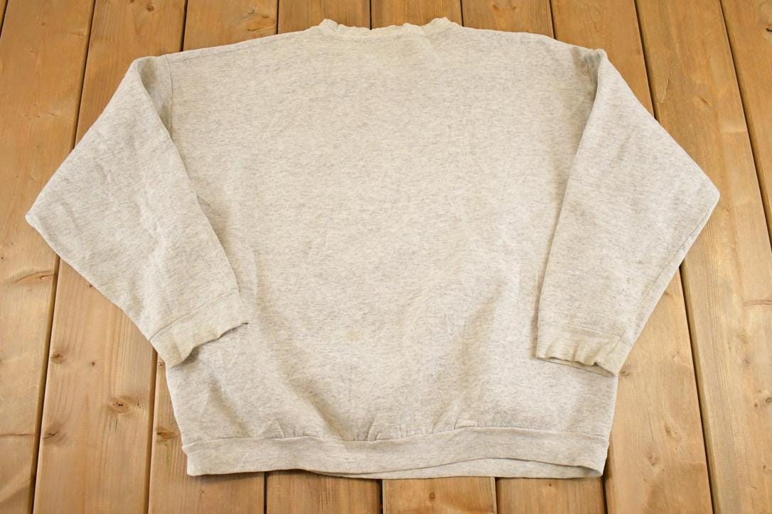 Vintage 1990s Logo 7 Minnesota Vikings Crewneck Sweatshirt Men's L / 90s NFL Football / Sportswear / Gridiron / Super Bowl