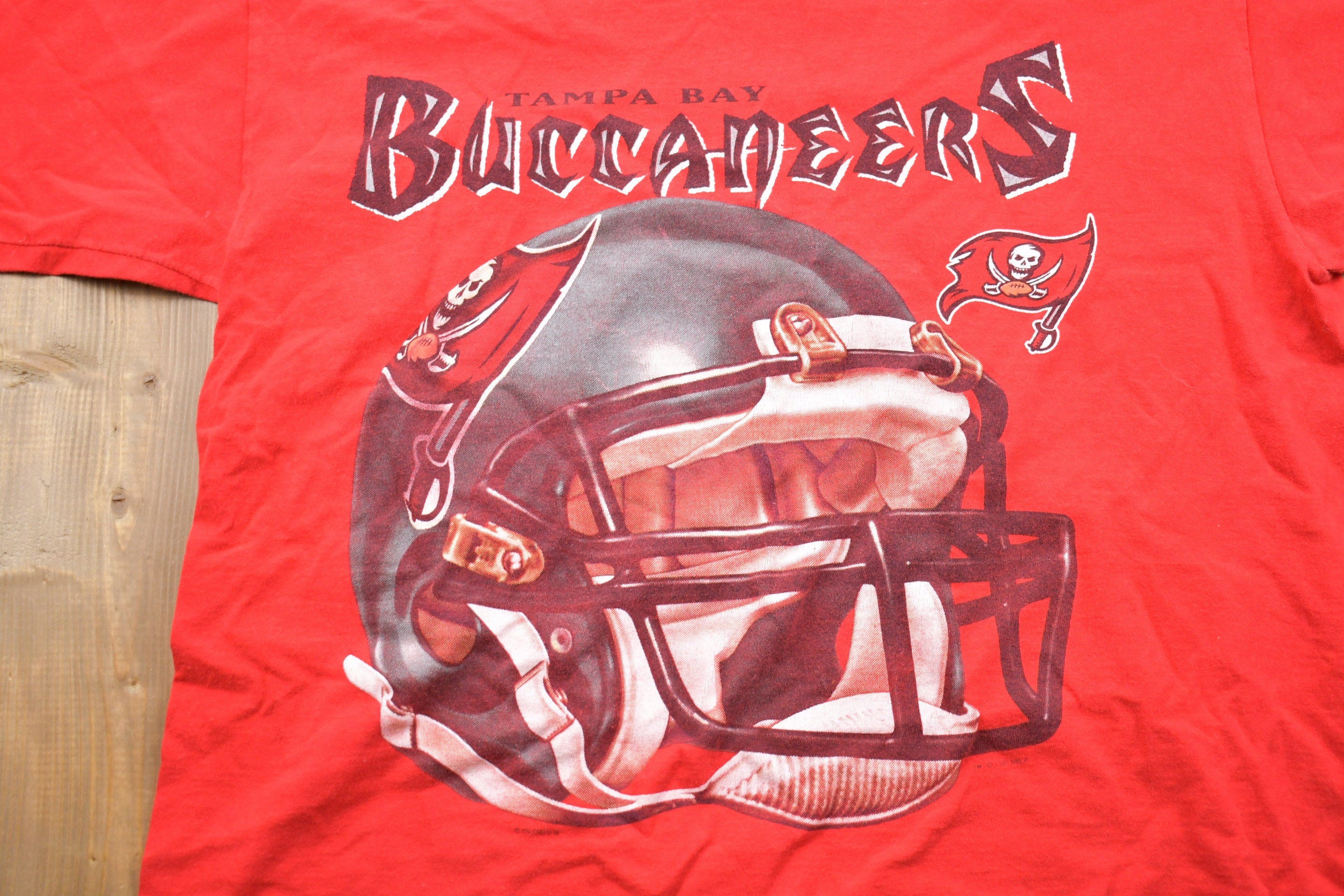 Vintage 1997 Tampa Bay Buccaneers NFL Graphic T-Shirt