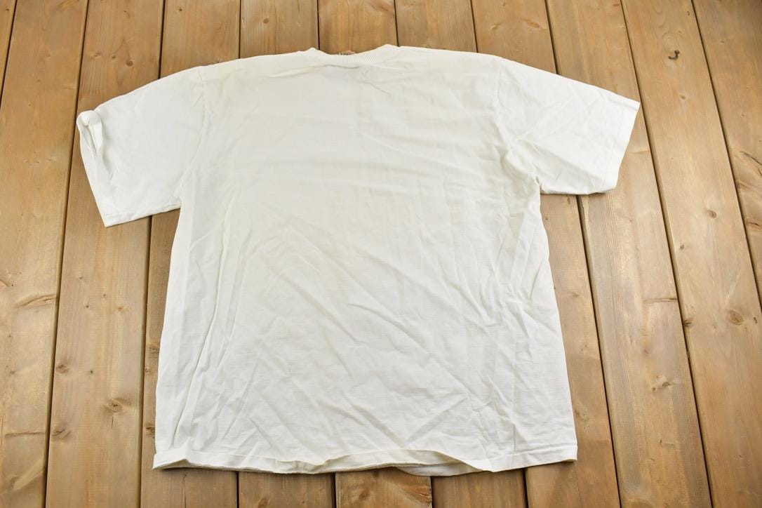 Vintage 1990s Be Canadian Souvenir T-Shirt