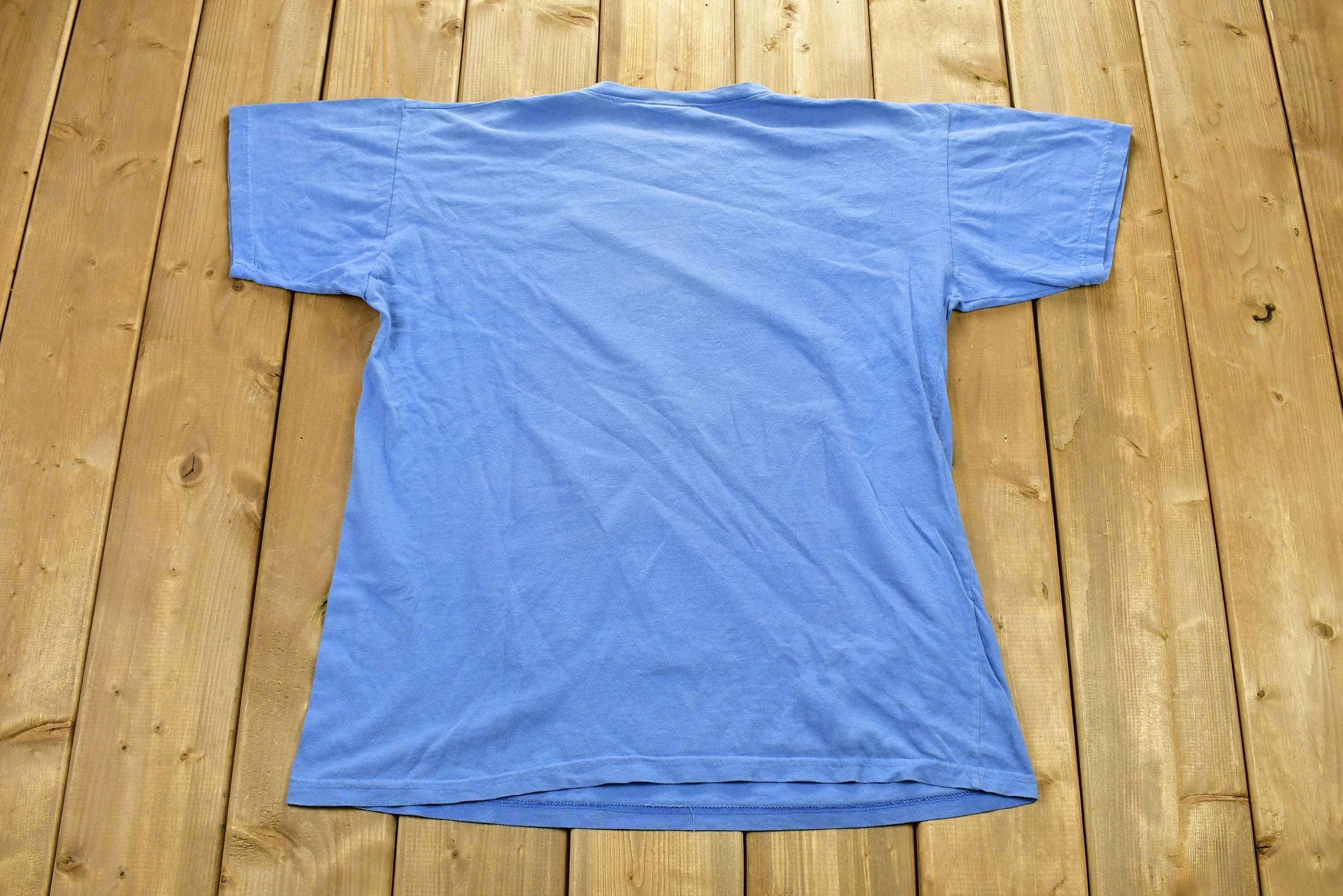 Vintage 1990's Parrot Tropical Graphic T-Shirt
