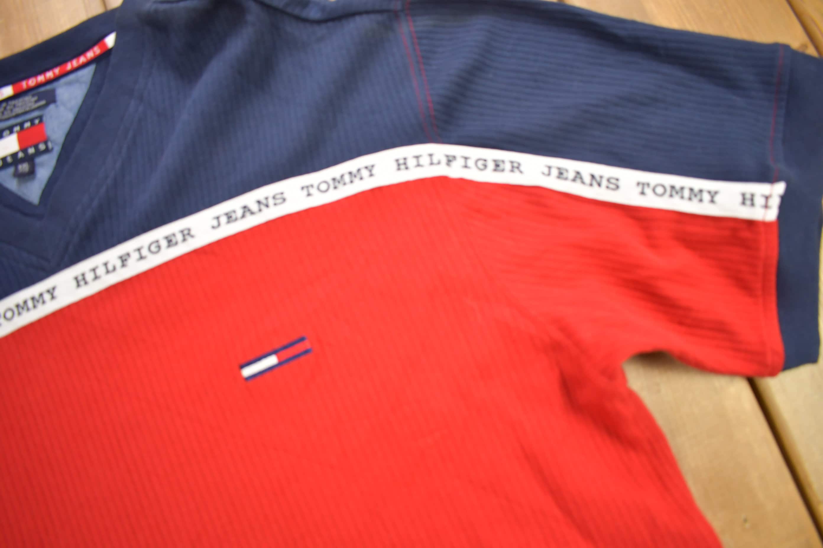 Vintage 1990s Tommy Hilfiger Tommy Jeans Embroidered T-Shirt