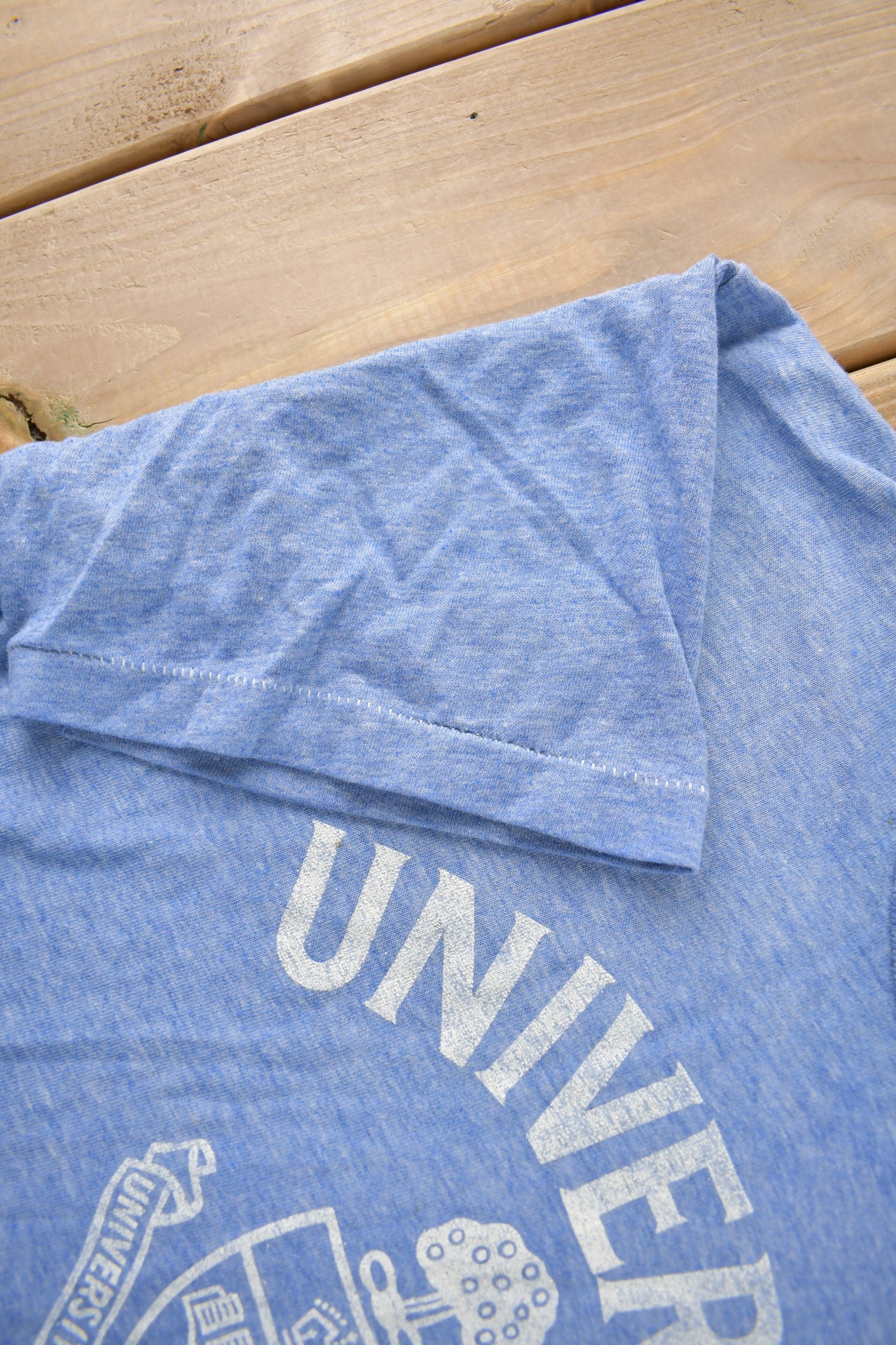 Vintage 1970s University Of Toronto Collegiate Graphic T-Shirt Size XS