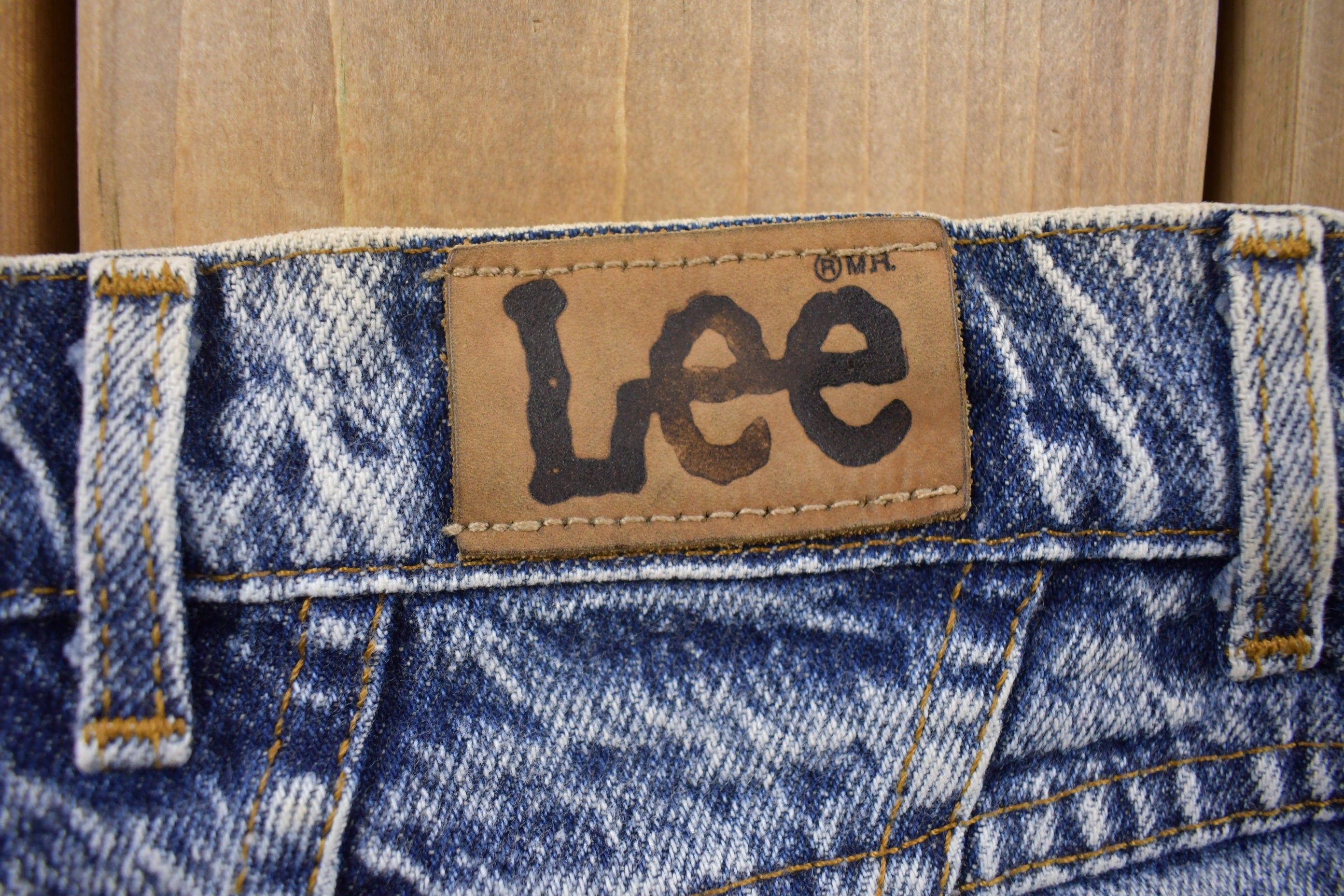 Vintage 1990s Lee Women's Acid Wash Denim Jeans Size 24 x 27