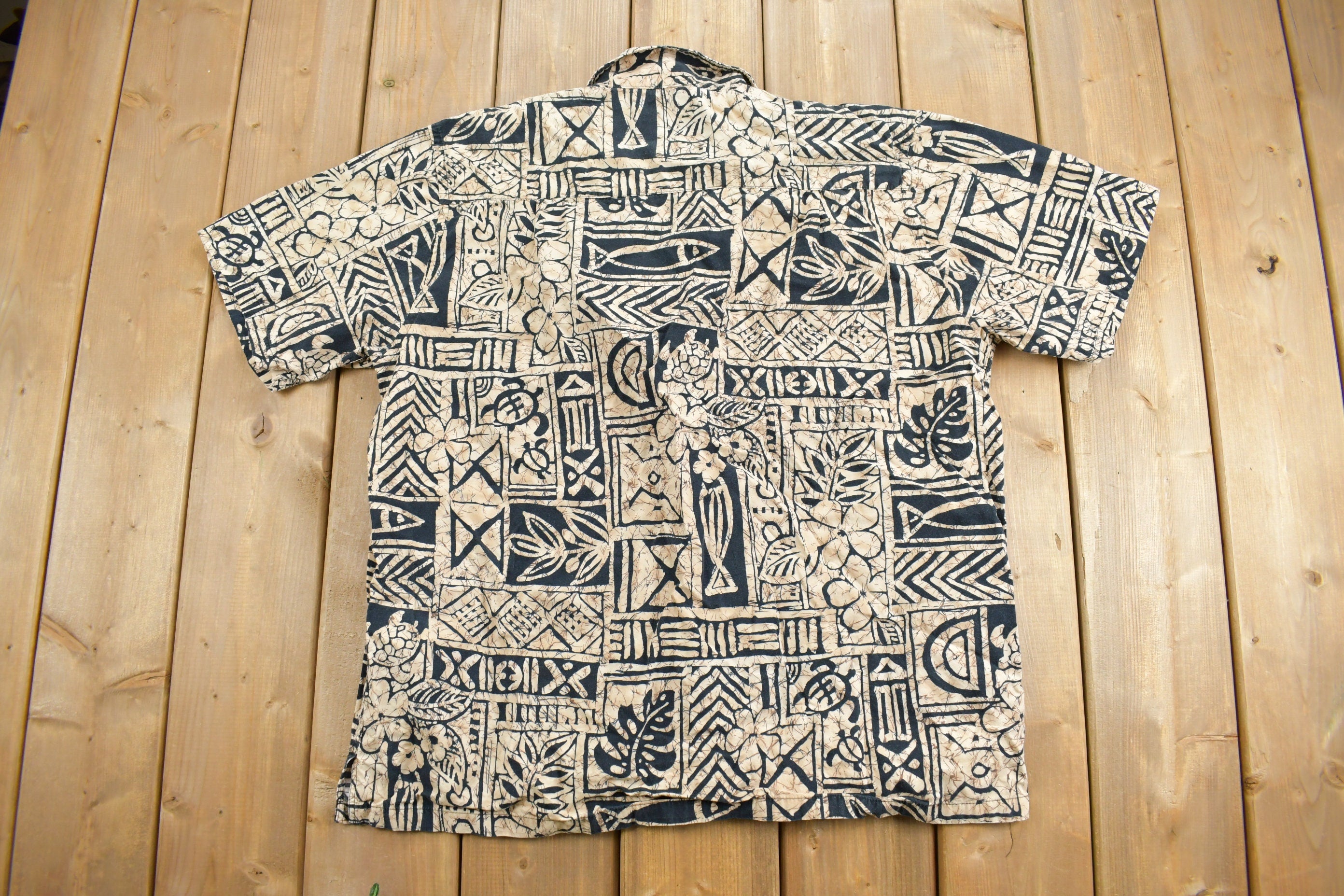 Vintage 1980s All Over Print Hawaiian Button Up Shirt