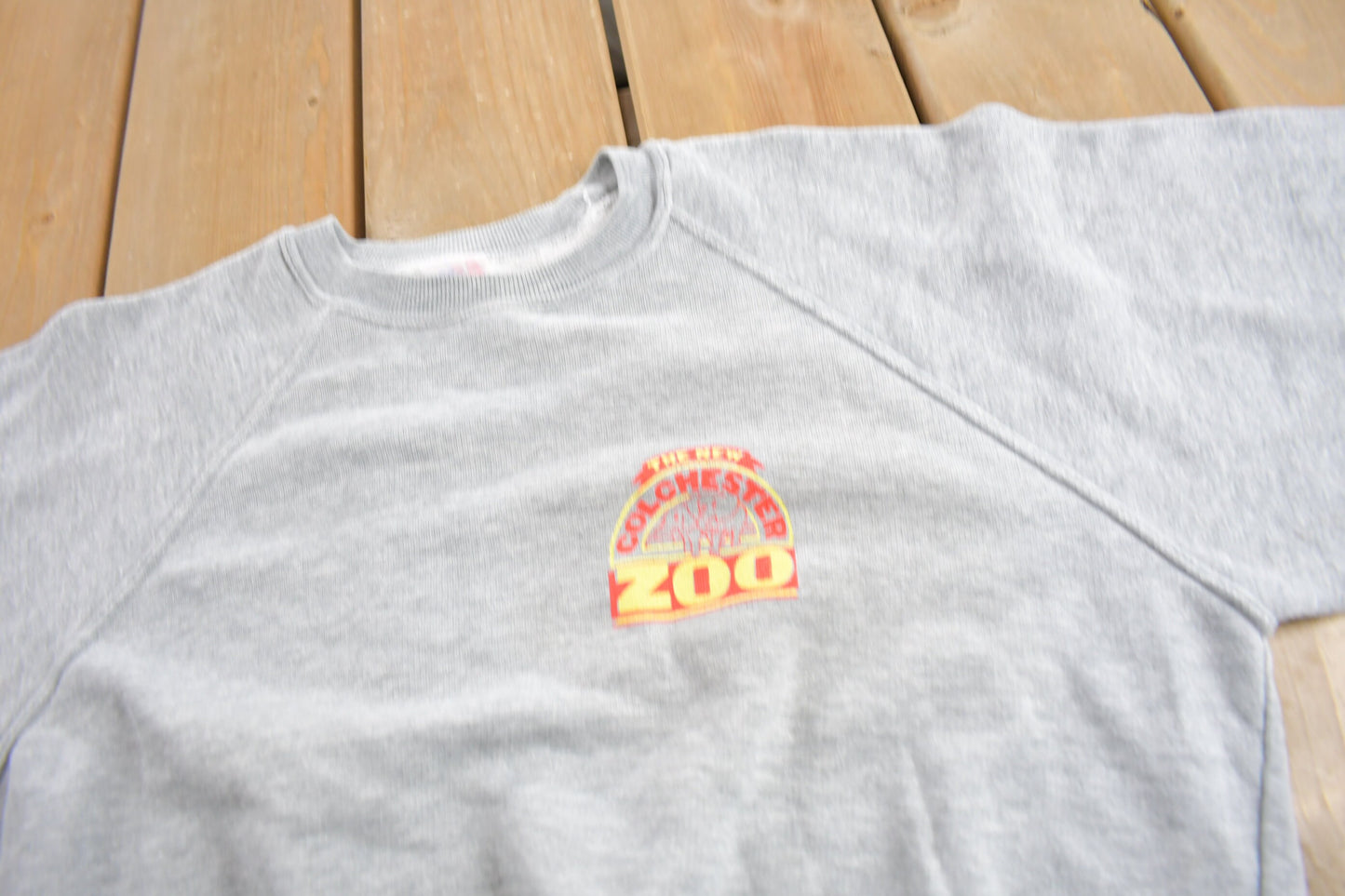 Vintage 1980s Colchester Zoo Raglan Crewneck Sweatshirt / 80s Crewneck / Souvenir Sweater / Made In USA / Travel And Vacation