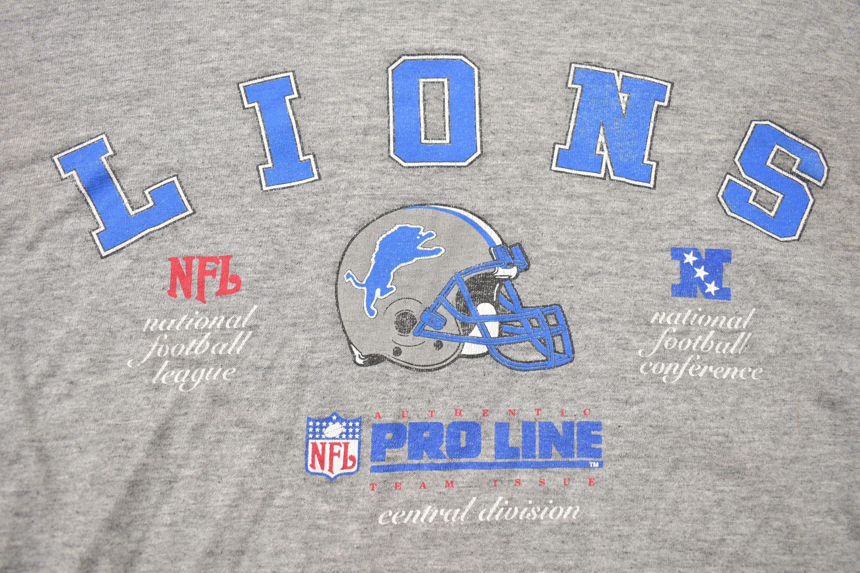 Vintage 1990s Detroit Lions Helmet NFL Starter Pro Line T Shirt