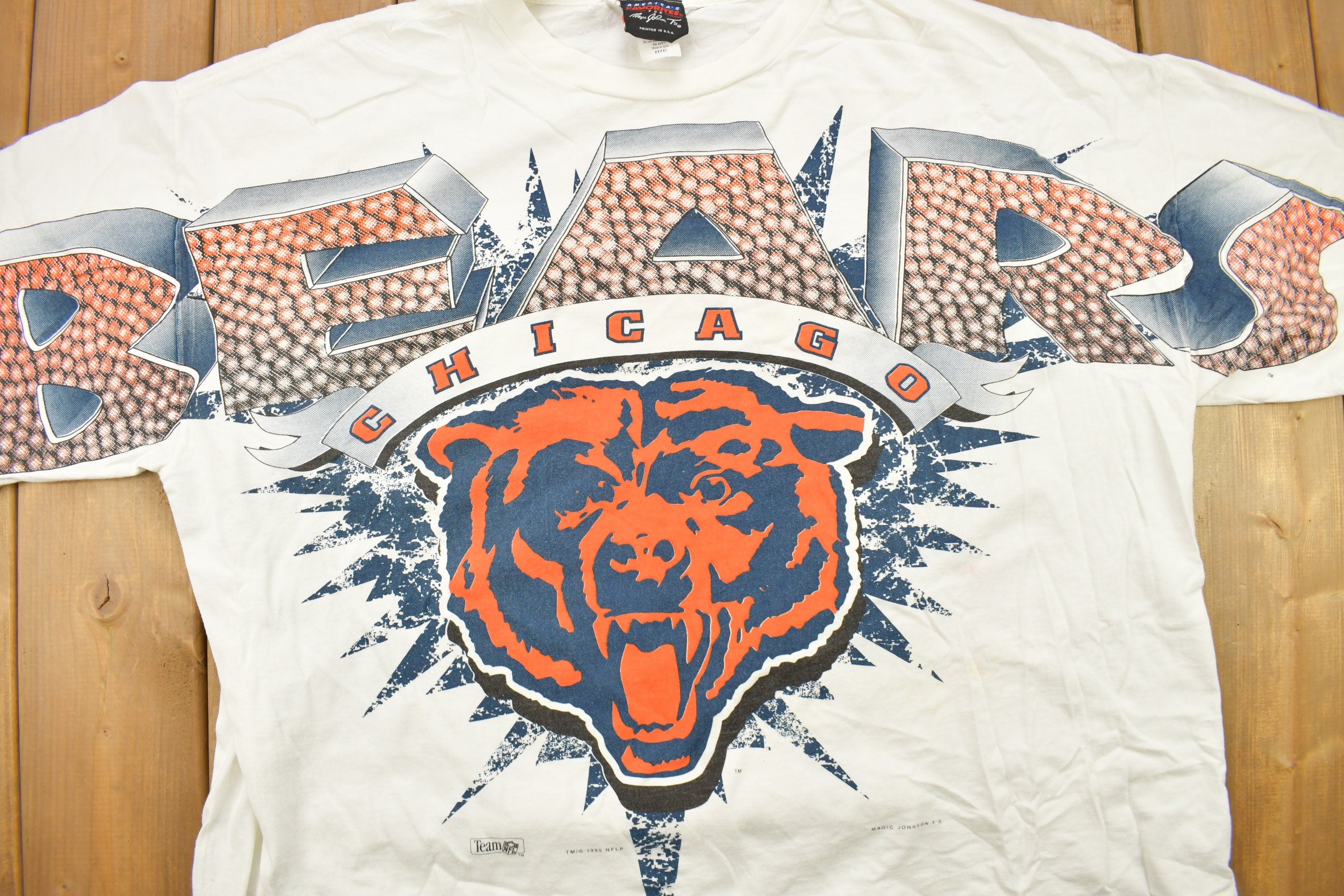Vintage 1995 Chicago Bears NFL Big Spell Out Graphic T-Shirt