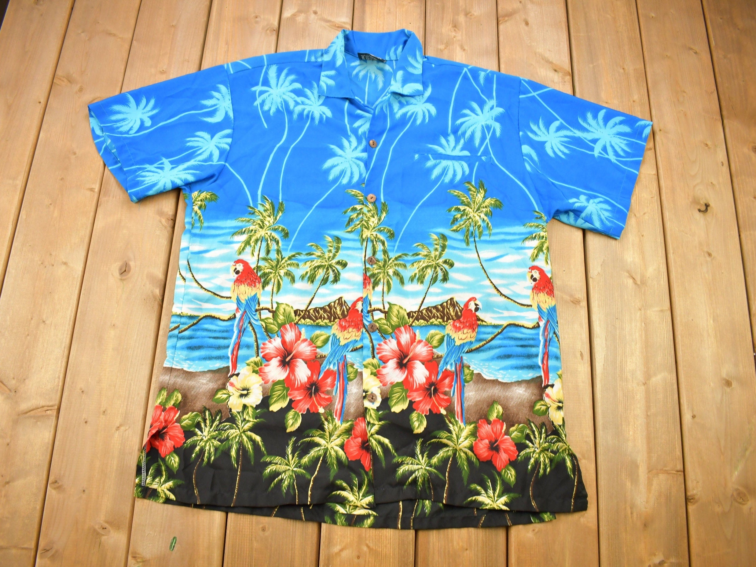 Vintage 1990s All Over Print Hawaiian Button Up Shirt