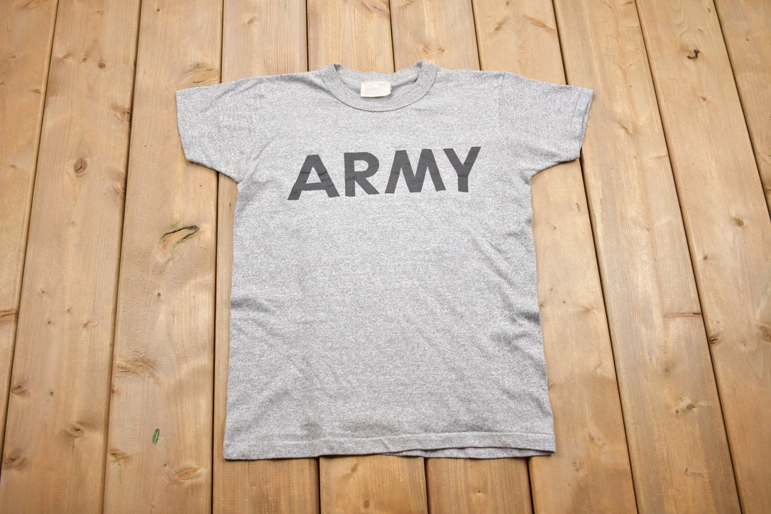 Vintage 1980s Army Graphic T-Shirt / US Army / Military / Single Stitch / Vintage Army / Made In USA / Vintage Military