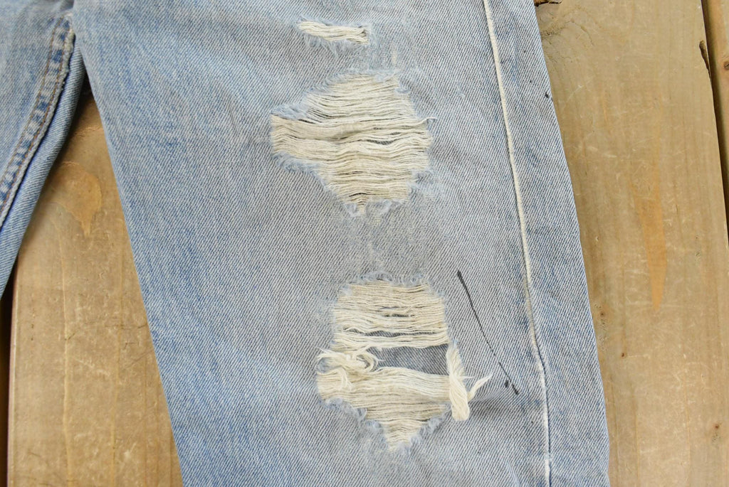 Vintage 1990s Levi's Distressed 505 Regular Straight Denim Jeans Men's 33 x 32 / 90s Levi's / Classic Americana / Made in Canada
