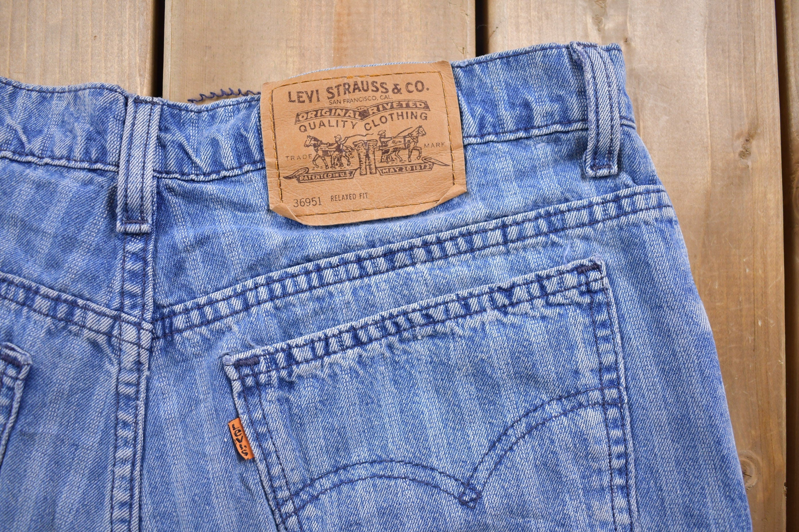 Vintage 1990s Levi's Striped Orange Tab Jean Shorts 32 x 6