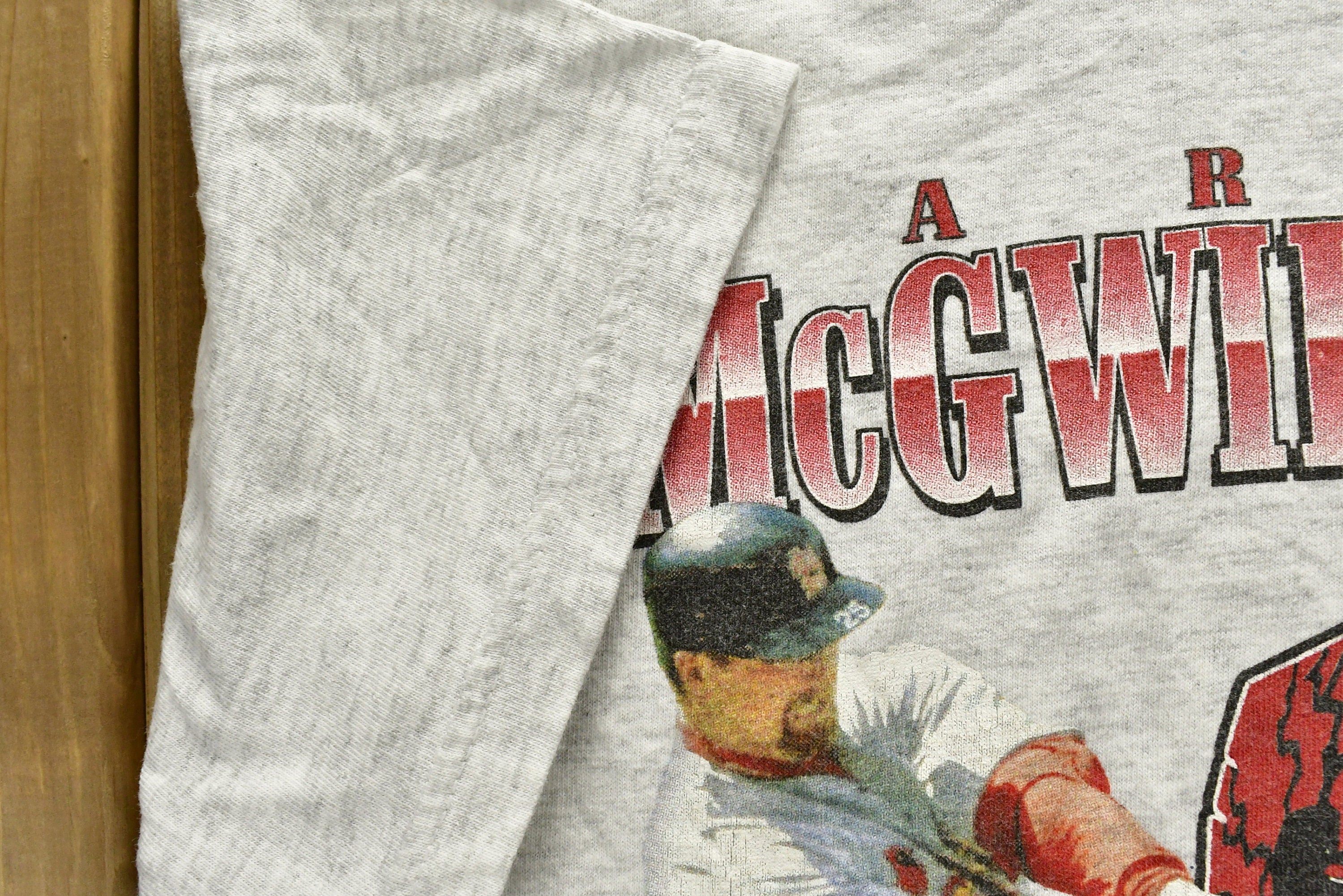 Vintage 1998 Mark McGwire St Louis Cardinals MLB Youth T-Shirt