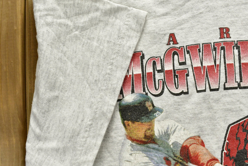 Vintage 1998 Mark McGwire St Louis Cardinals MLB Youth T-Shirt