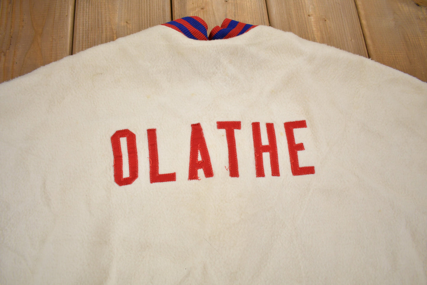 Vintage 1950s Olathe Short Sleeve Button Up Sweater / Embroidered / Sportswear / Americana / Made In USA