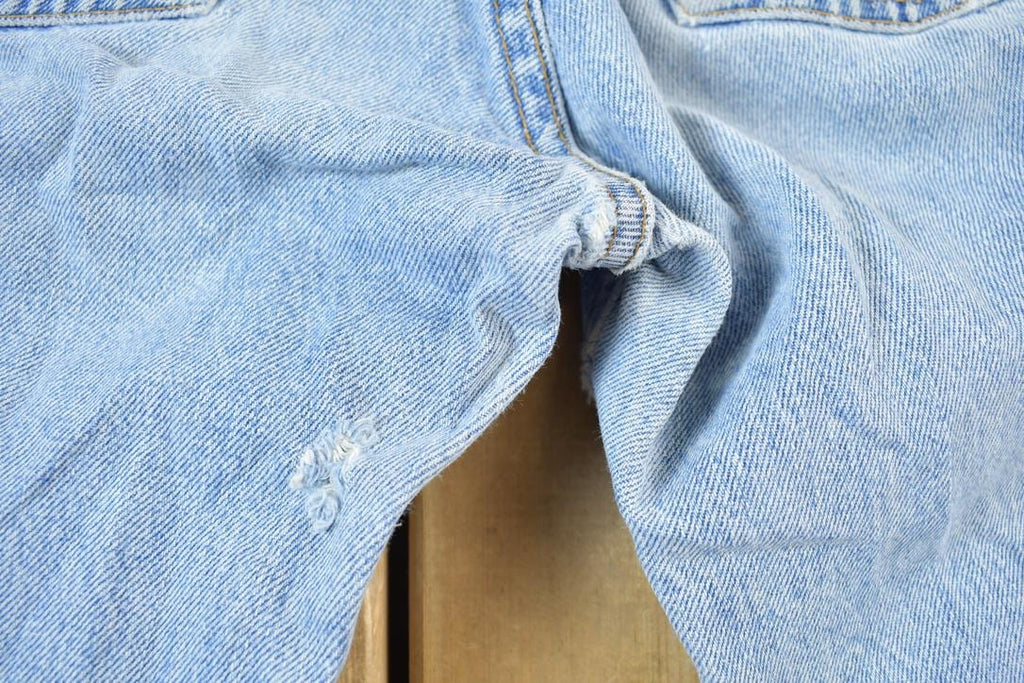 Vintage 1990s Levi's 550 Red Tab Jeans Size 29x 32