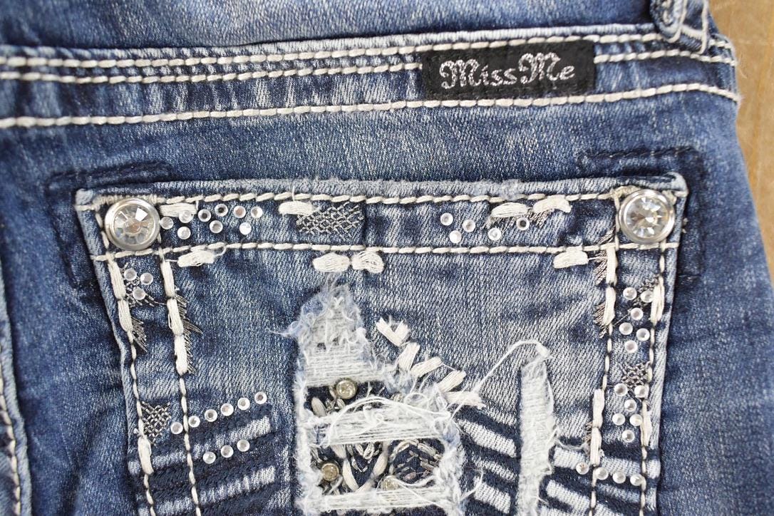 Vintage Deadstock Y2K Miss Me Bedazzled Low Rise Jeans Women's Size 26x27