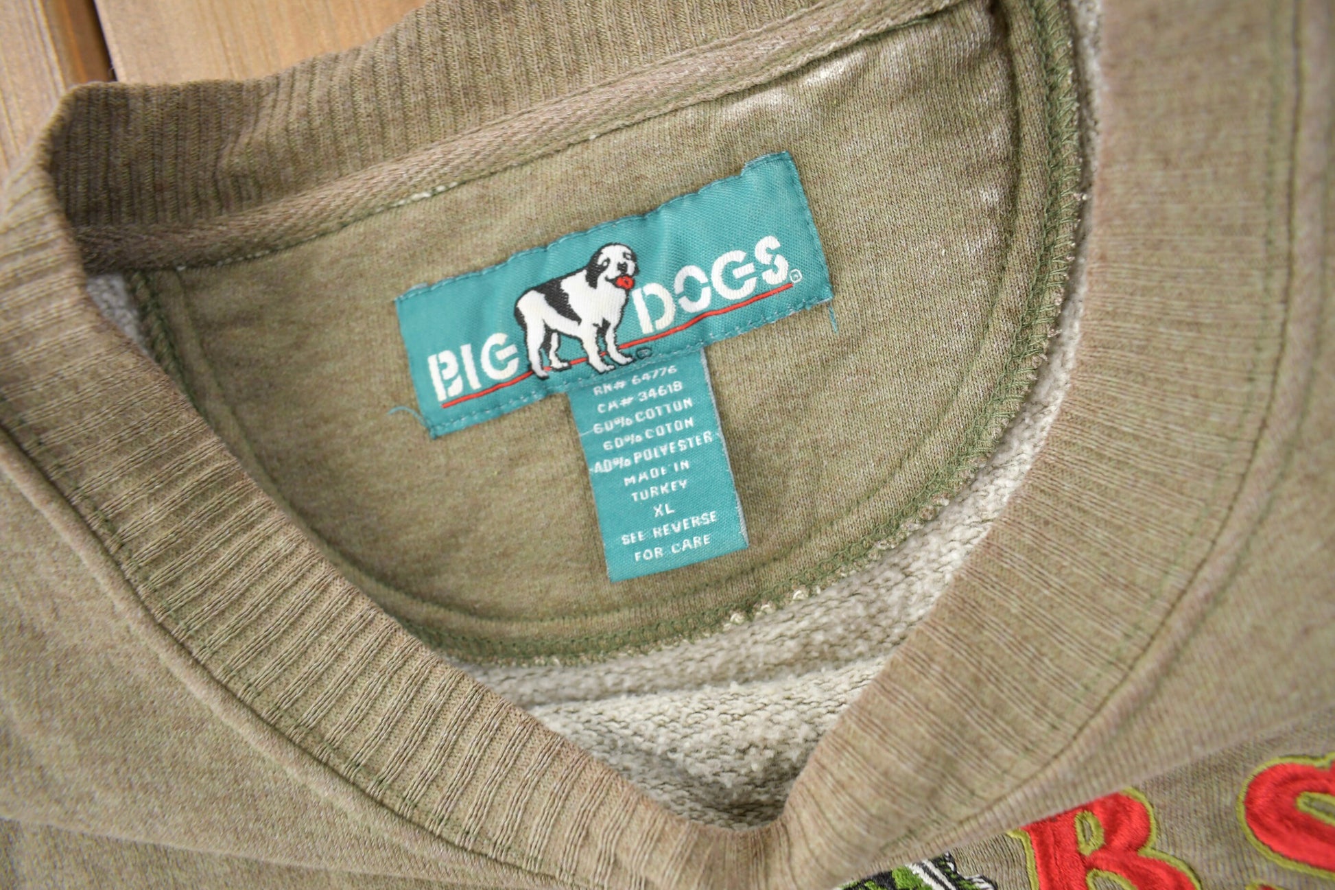 Vintage 1990s Big Dogs Fishing Theme Embroidered Crewneck Sweatshirt Size XL