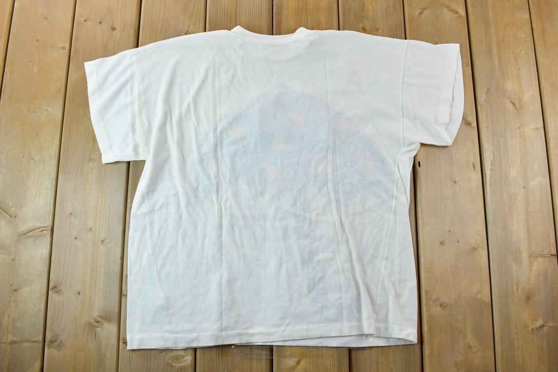 Vintage 1980s Vancouver Rust Umbrella Souvenir T-Shirt