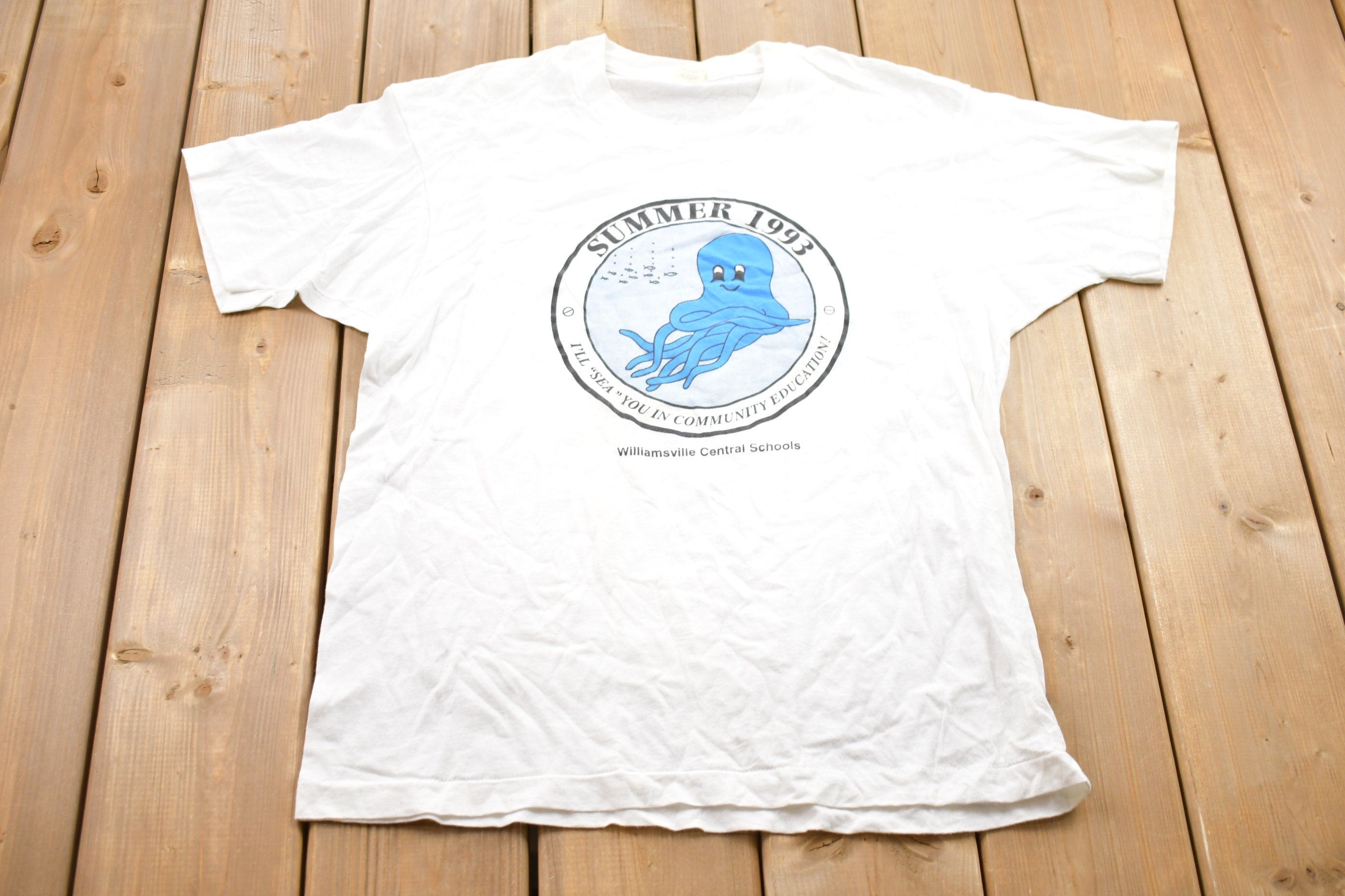 Vintage 1993 Williamsville Central School Sea Graphic T-Shirt
