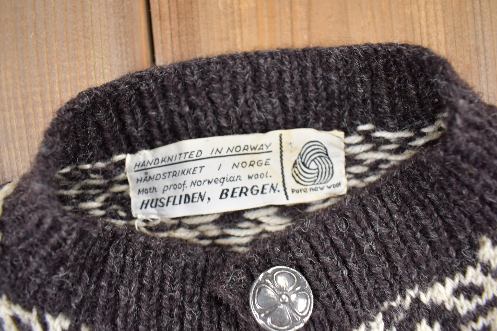 Vintage 1980s 100% Wool Winter Theme Knit Sweater