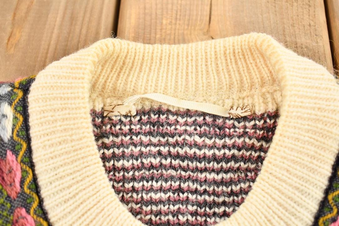 Vintage 1990s Wool Knit Clasped Cardigan Sweater