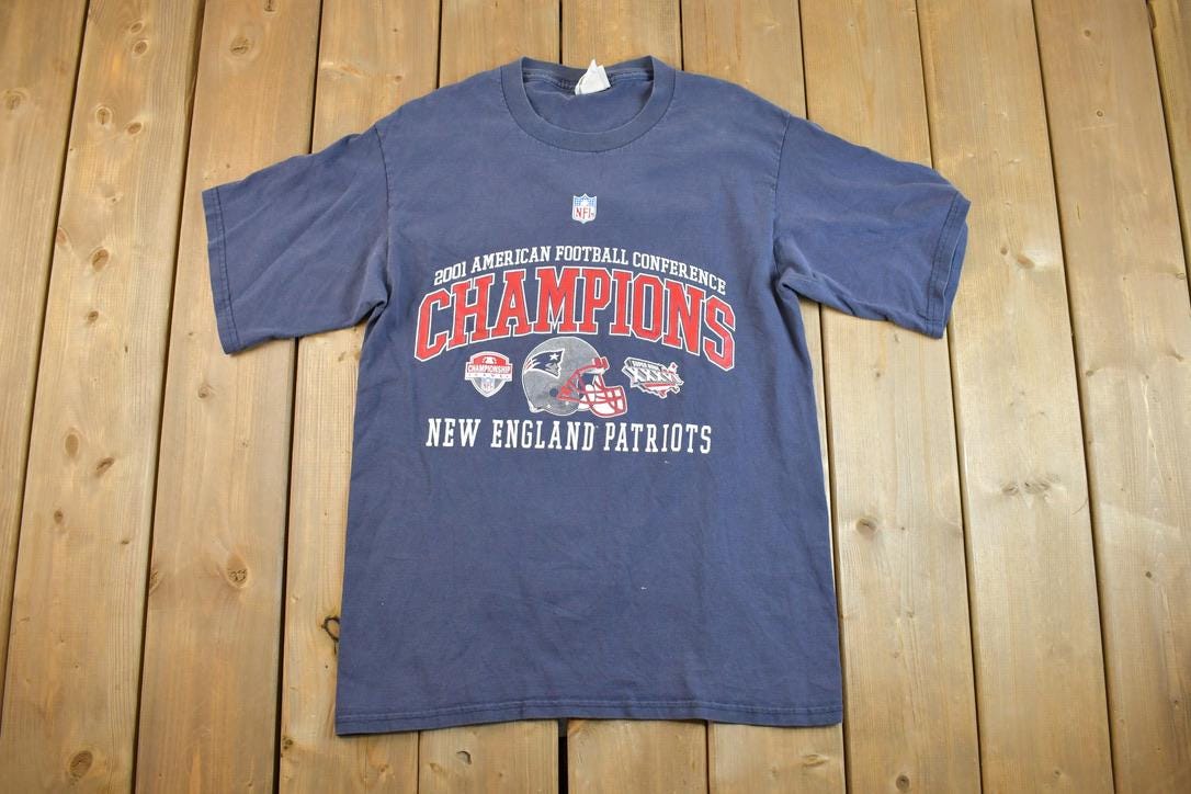 Vintage 2001 New England Patriots NFL Champions Graphic T-Shirt