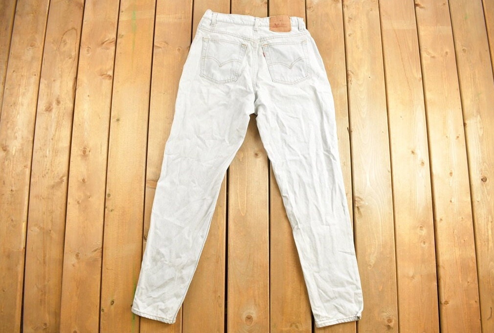 Vintage 1990s Levi 551 Red Tab Jeans Size 29 x 31