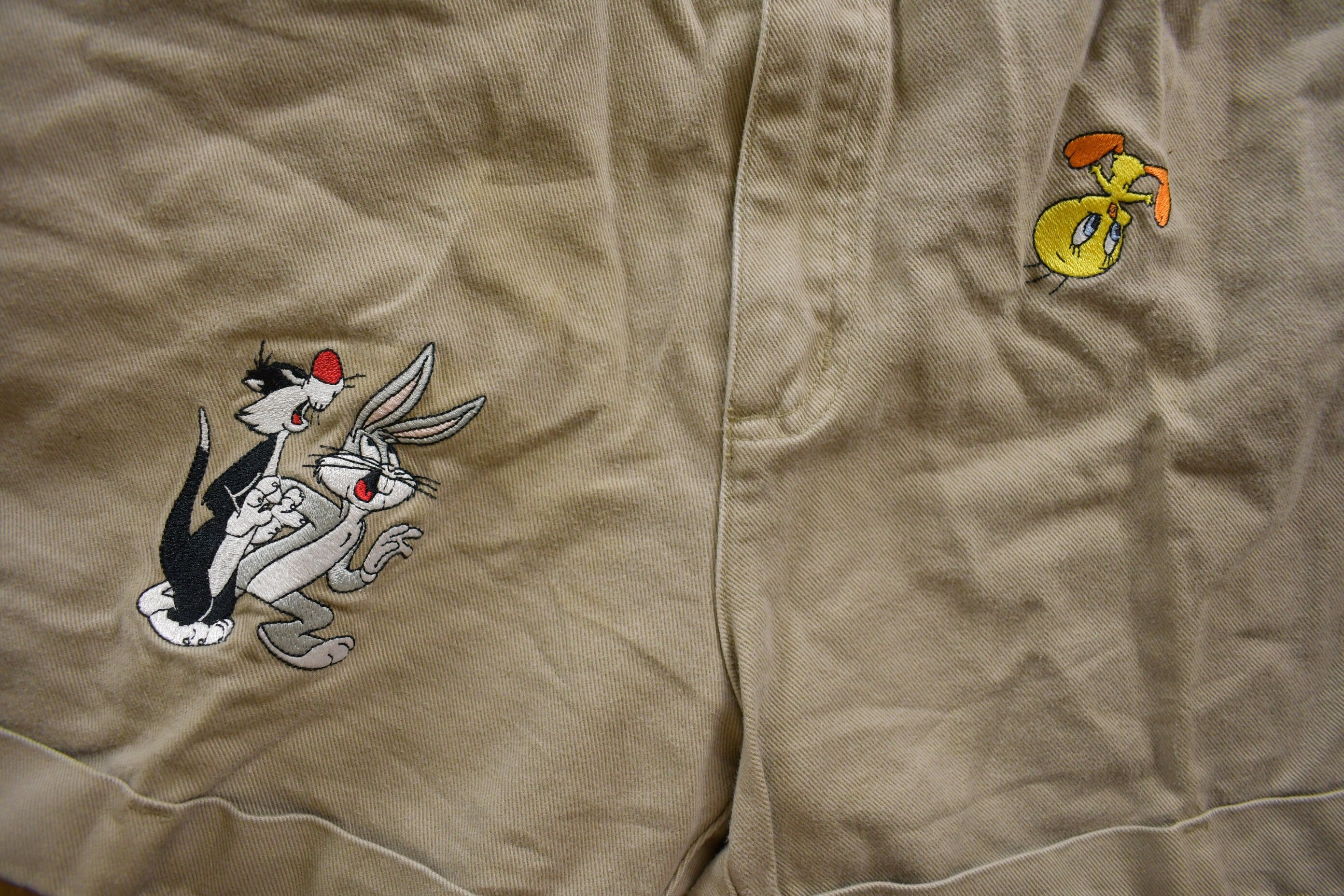 Vintage 1990s Looney Tunes Tweety Bird Beige Shorts Size 28