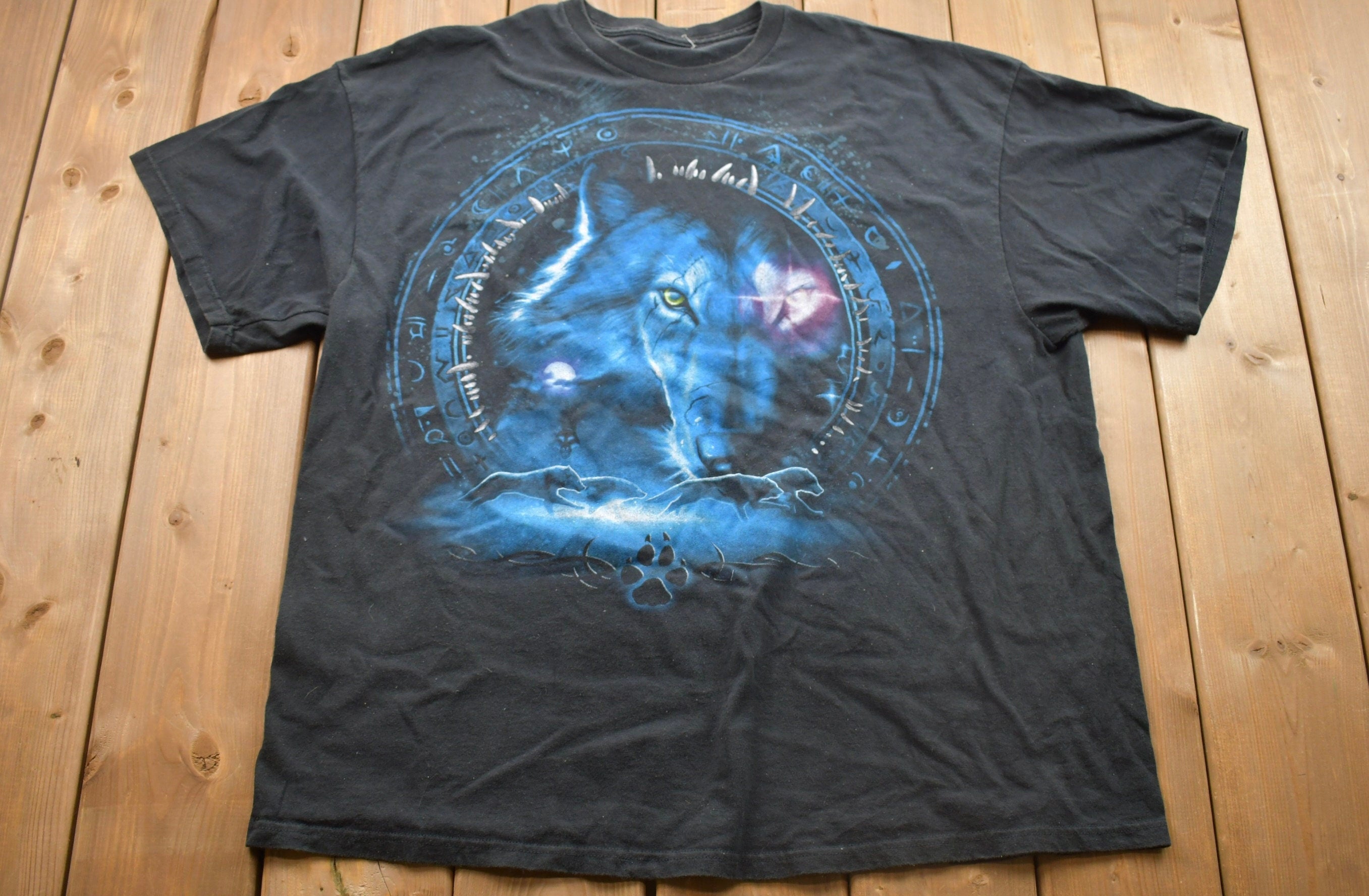 Vintage 1990s Wolf Pack Animal Theme Graphic T-Shirt