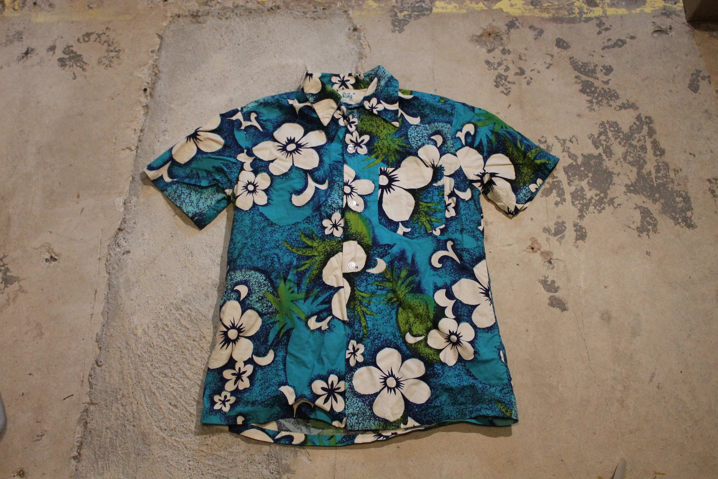 True Vintage 1960s Hawaiian Floral T-Shirt