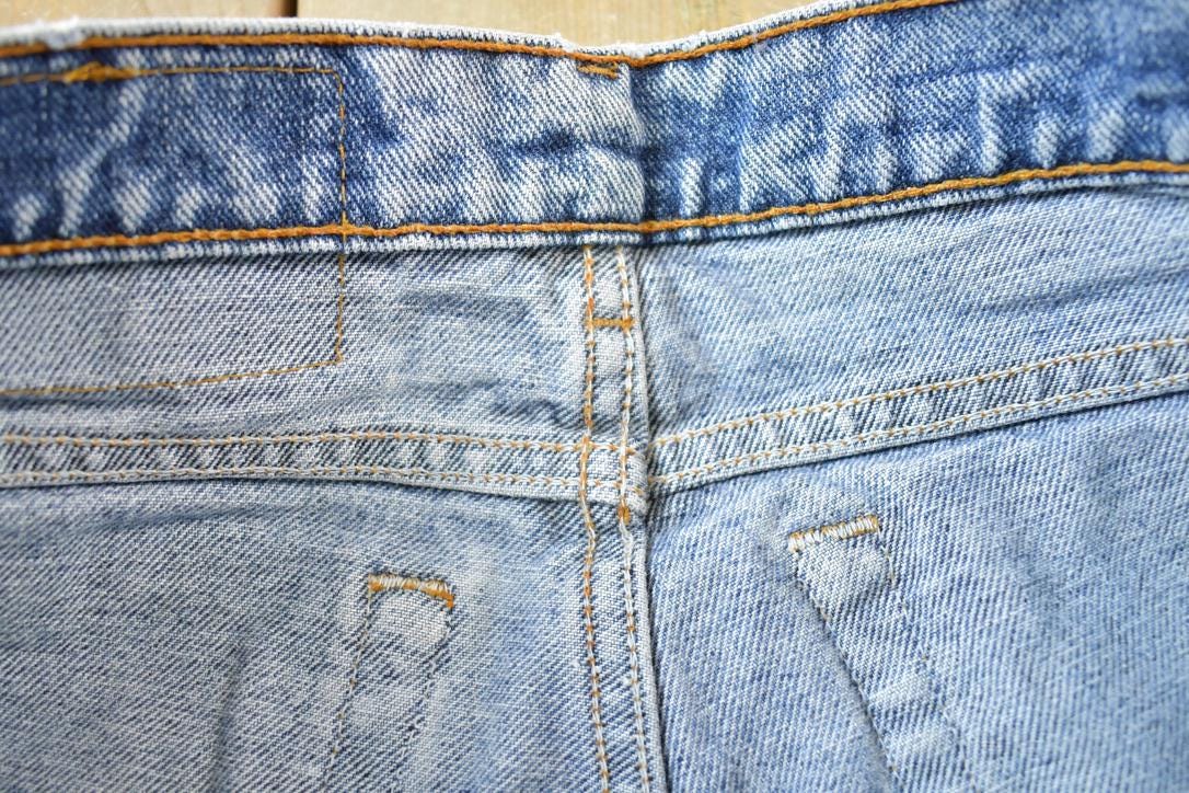 Vintage 1970s Levi Strauss Red Tab 550 Denim Jeans Size 34 x 30 Made In USA
