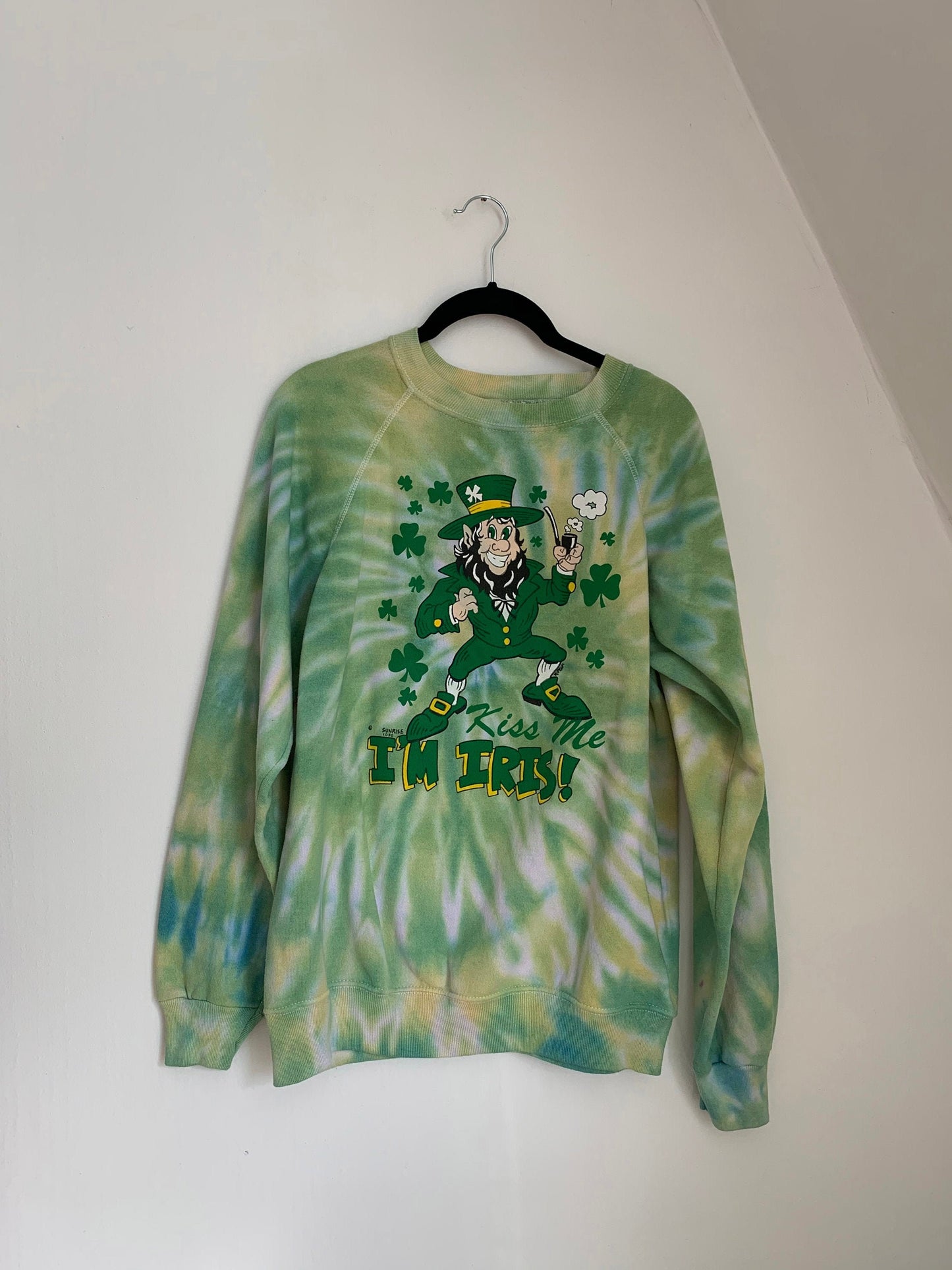 St Patrick's Day Sweatshirt / Kiss Me I'm Irish / Leprechaun / Tie Dye Sweater / Vintage St Patty's