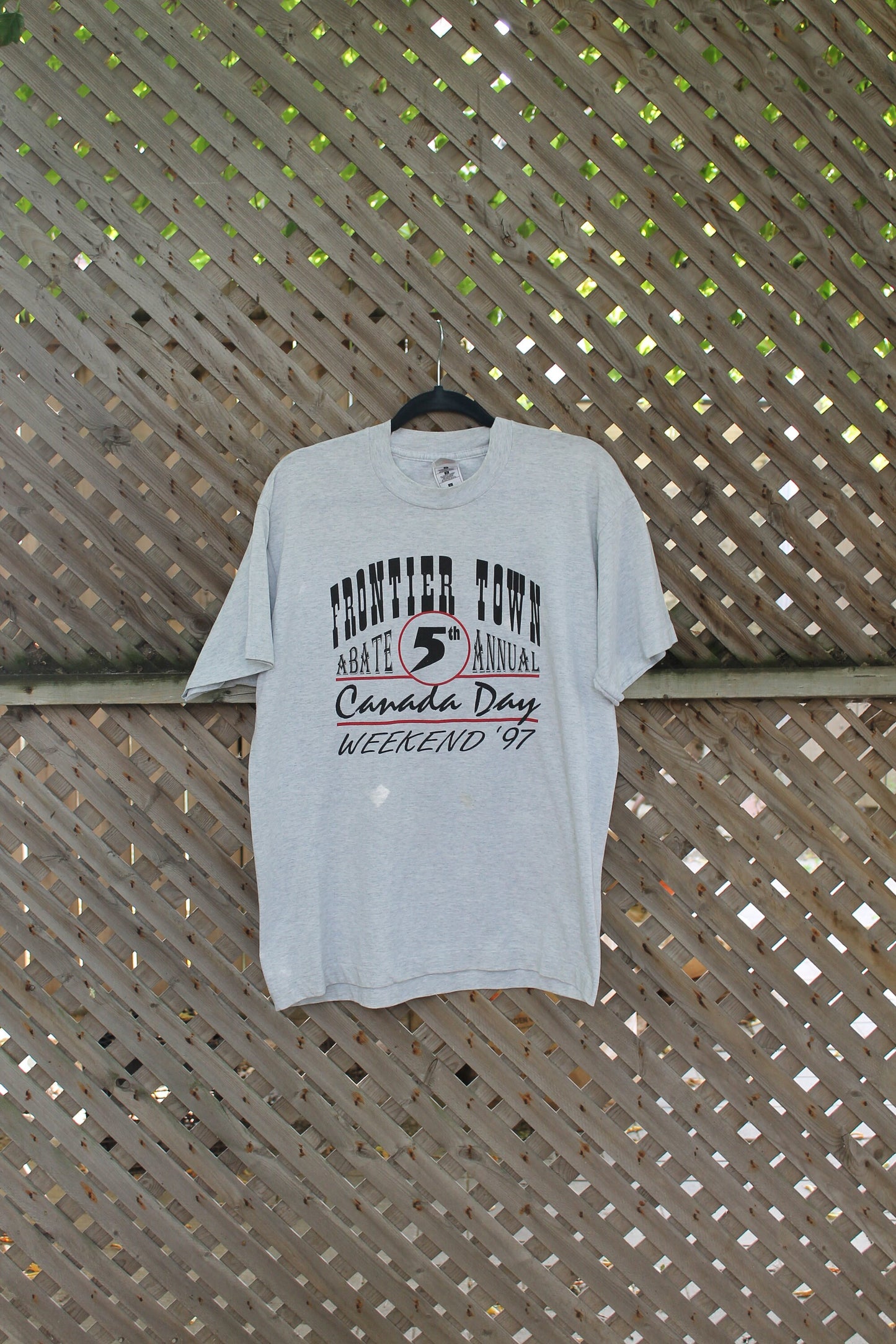 Vintage 1997 Frontier Town Canada Day Weekend / Abate Ontario / Vintage T Shirt / Canada Graphic / 90s Tees