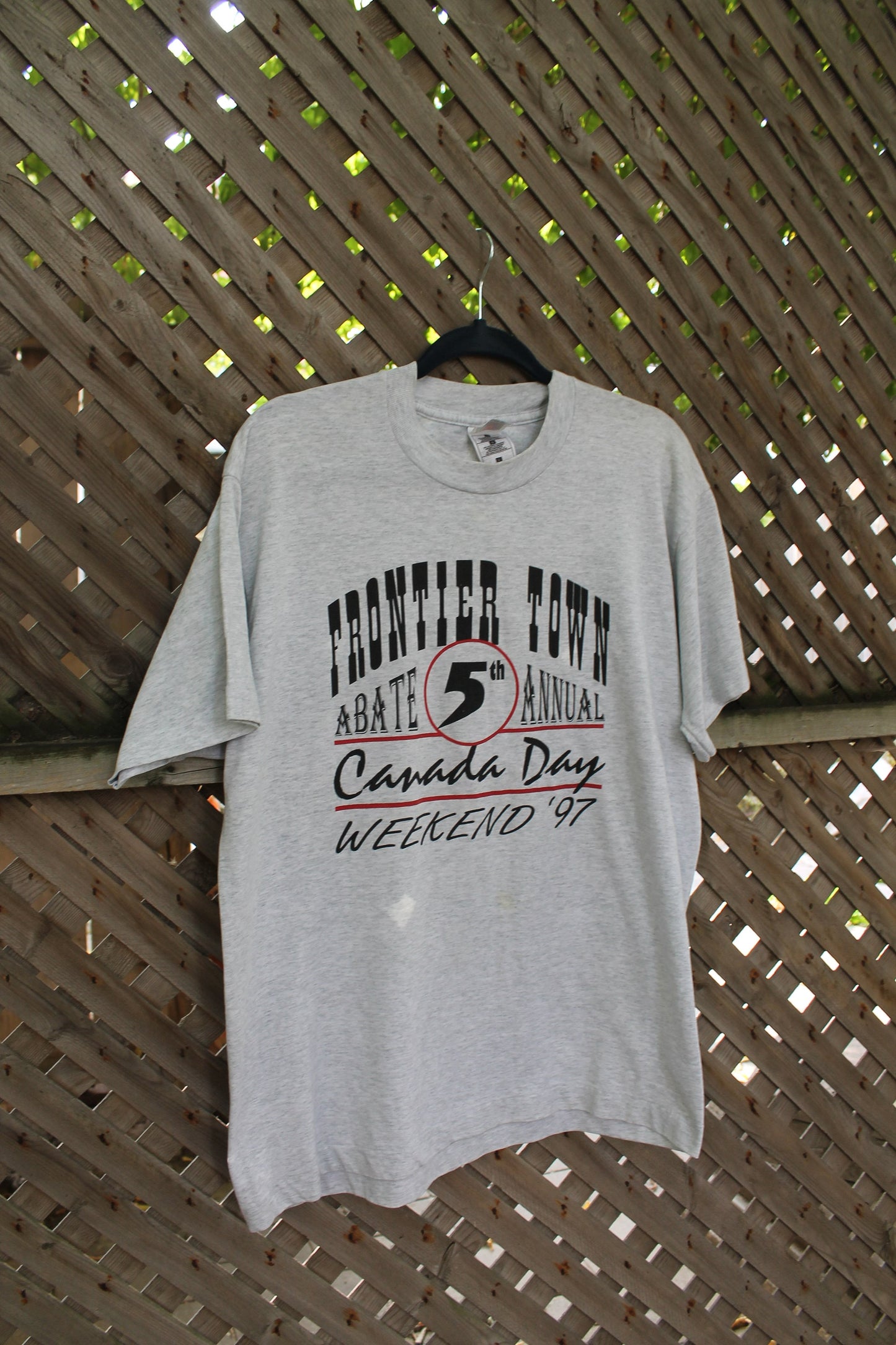 Vintage 1997 Frontier Town Canada Day Weekend / Abate Ontario / Vintage T Shirt / Canada Graphic / 90s Tees