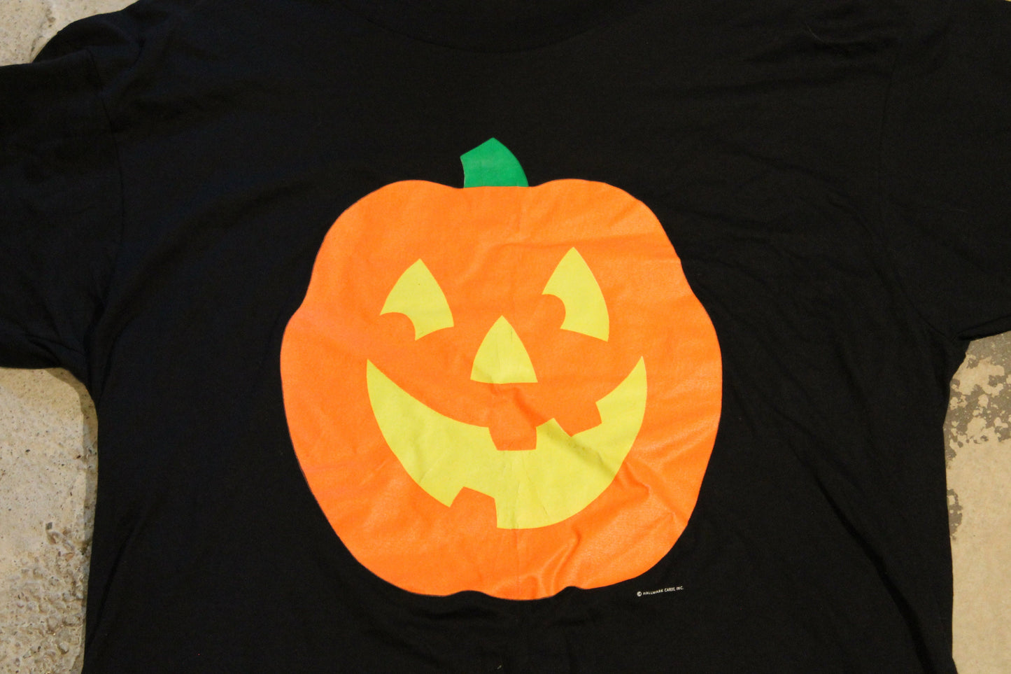 Vintage 1990s Halloween Pumpkin Theme T-Shirt / Pumpkin Graphic / Halloween Costume / October / Made In USA / Single Stitch