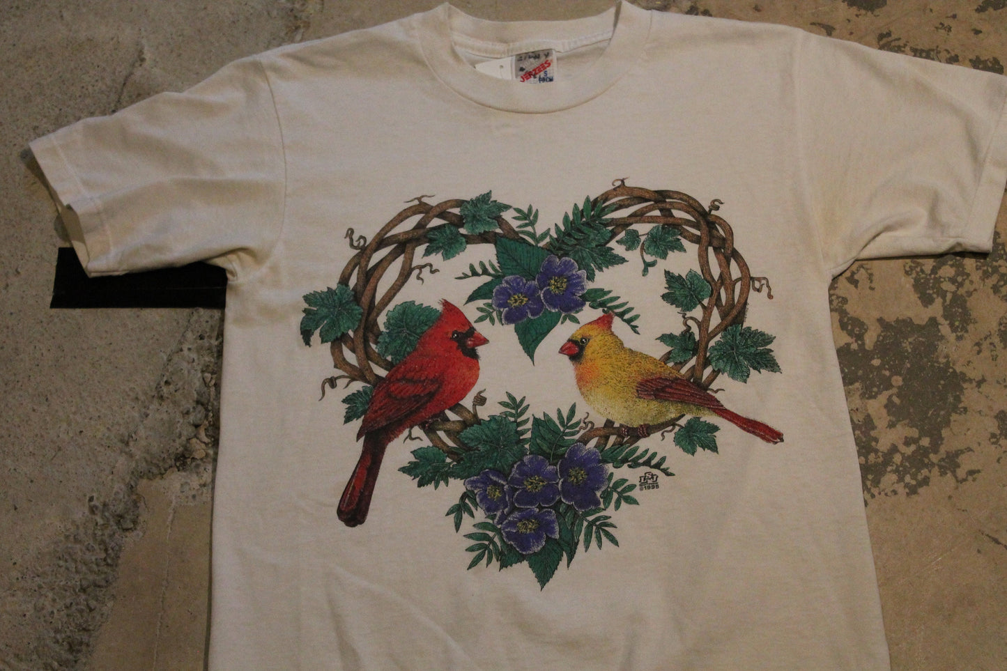 Vintage 1995 Birds And Hearts Graphic T Shirt / Cardinal / Heart Shirt / Wreath / Jerzees / 80s / 90s / Made In USA