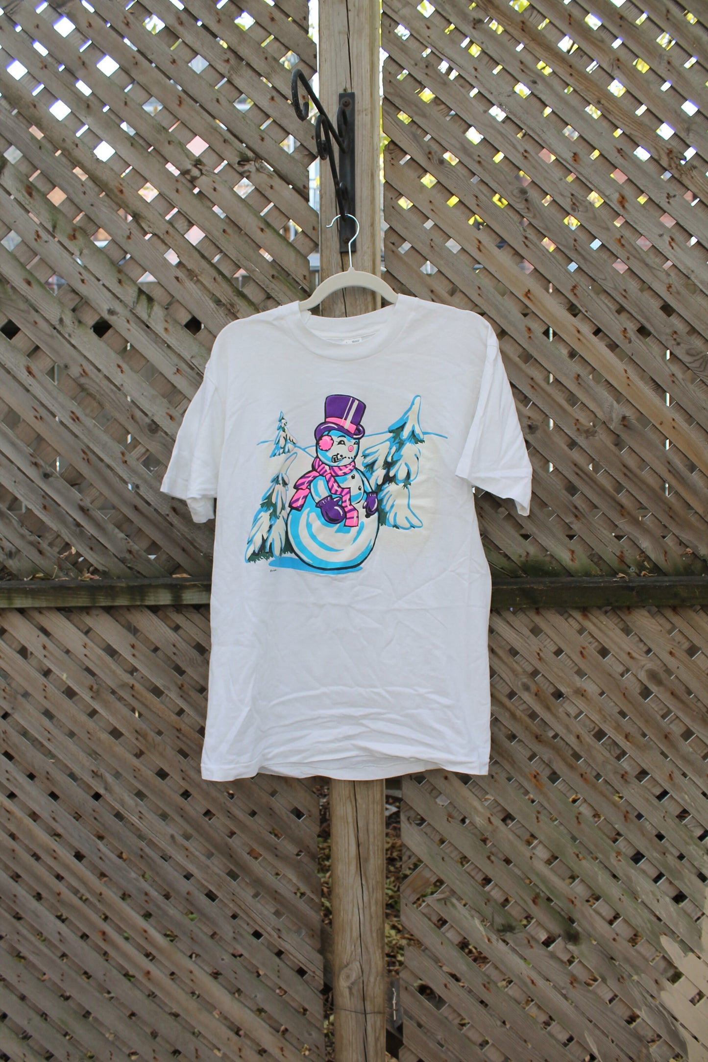 Vintage 1990s Winter Snowman Graphic T Shirt / Snowman Tee / Cute T Shirt / 80s / 90s / Streetwear / Outdoors / Made In USA