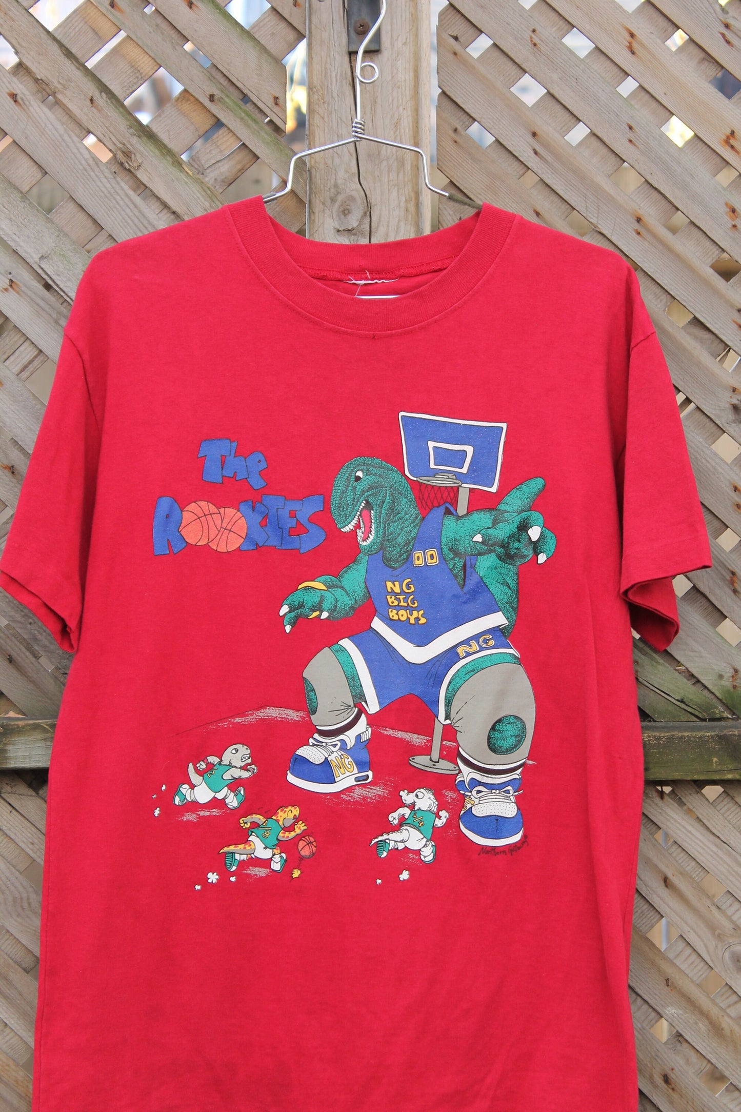 Vintage 1990s The Rookies Cartoon Dinosaur Basketball T Shirt